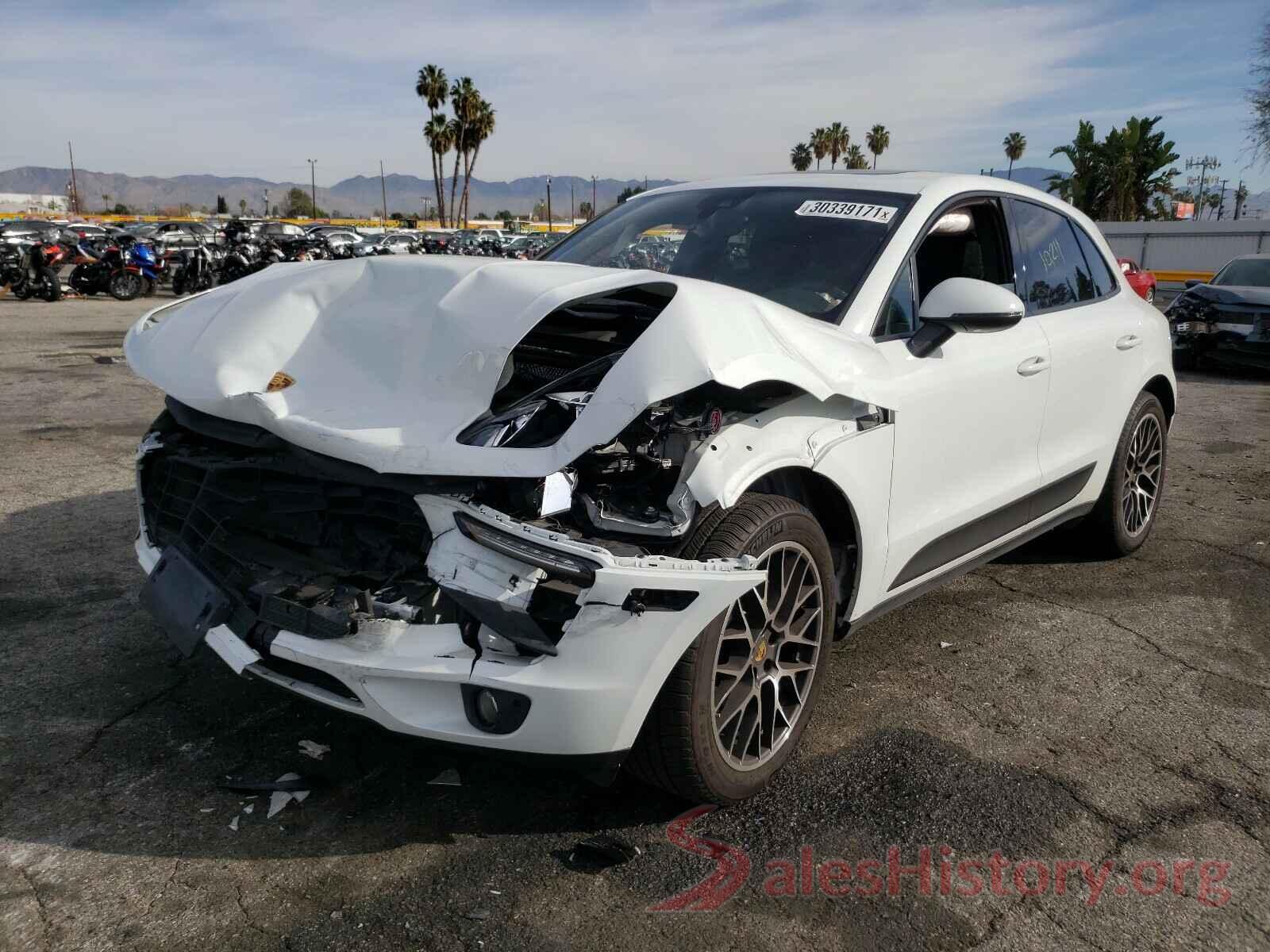 WP1AA2A53JLB21272 2018 PORSCHE MACAN