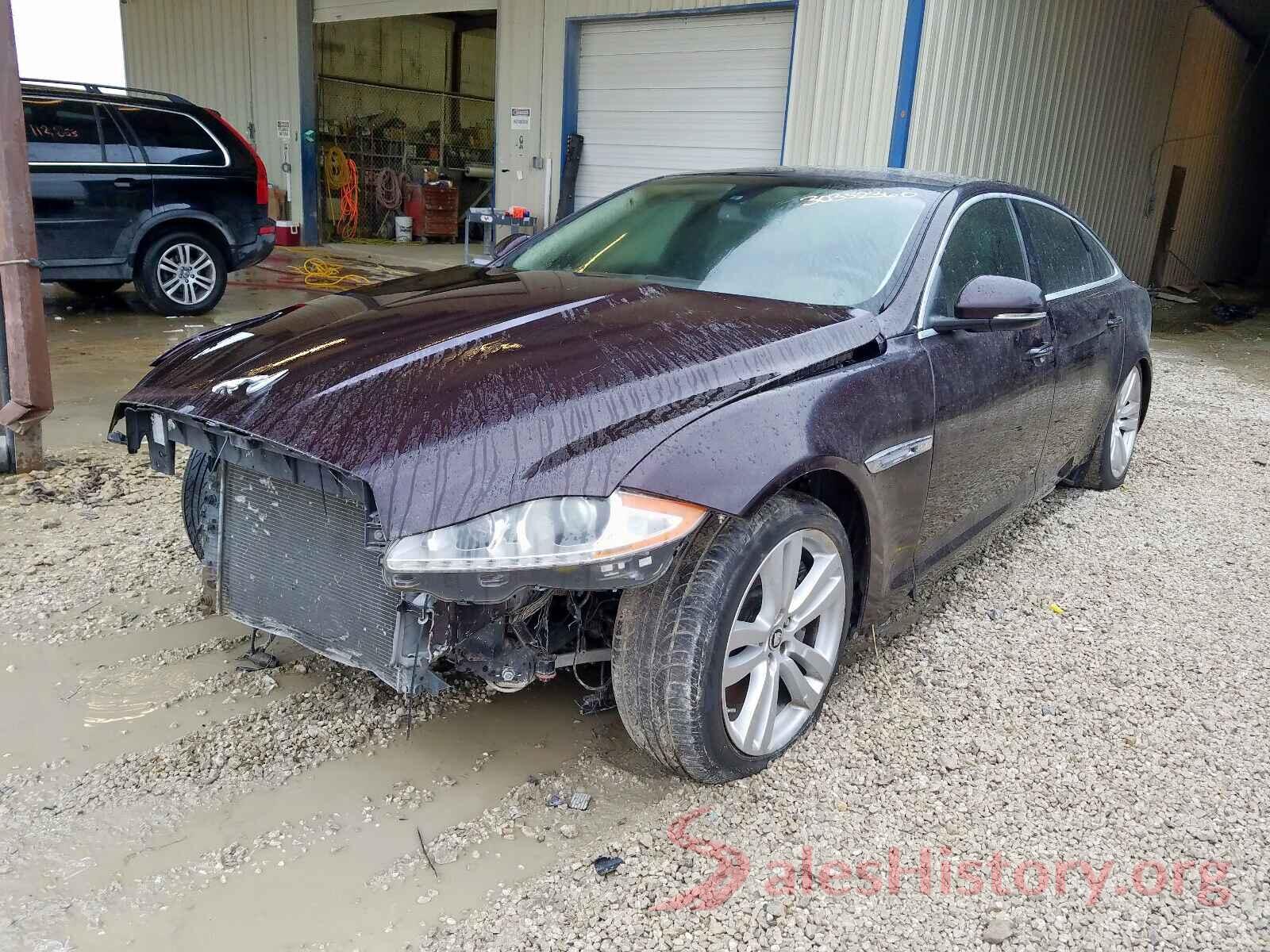 JM3TCACY3G0119755 2011 JAGUAR XJ