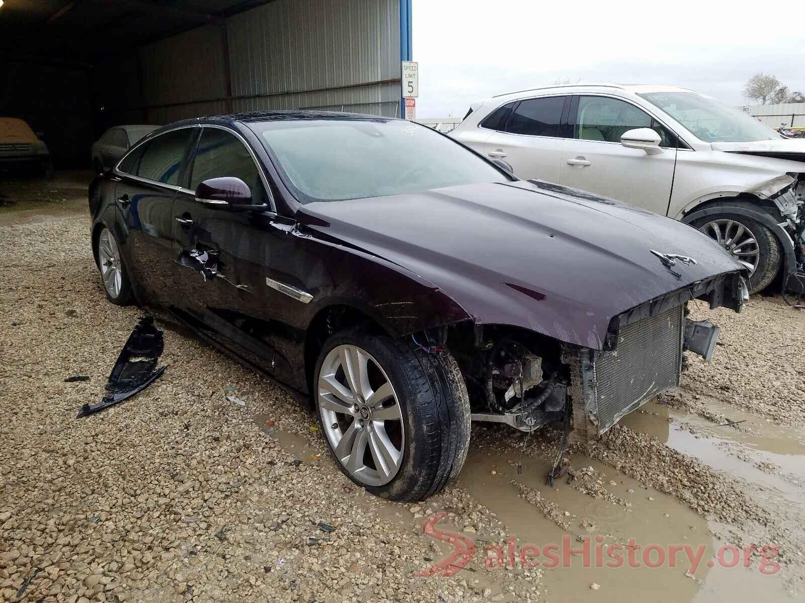 JM3TCACY3G0119755 2011 JAGUAR XJ