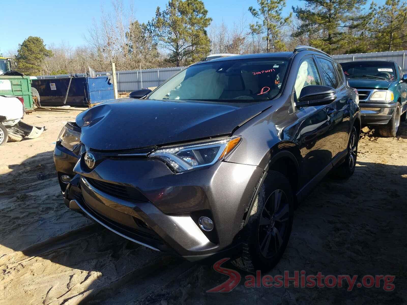 JTMWFREV4JJ741619 2018 TOYOTA RAV4