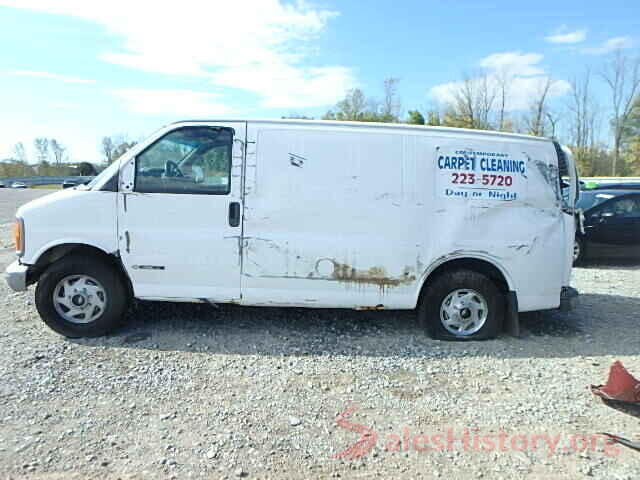 1FMCU9J90JUB24617 2001 CHEVROLET EXPRESS