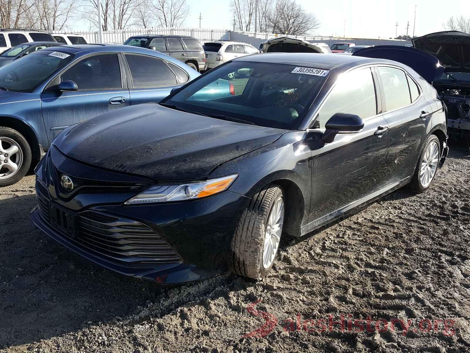 4T1B11HK8JU638276 2018 TOYOTA CAMRY