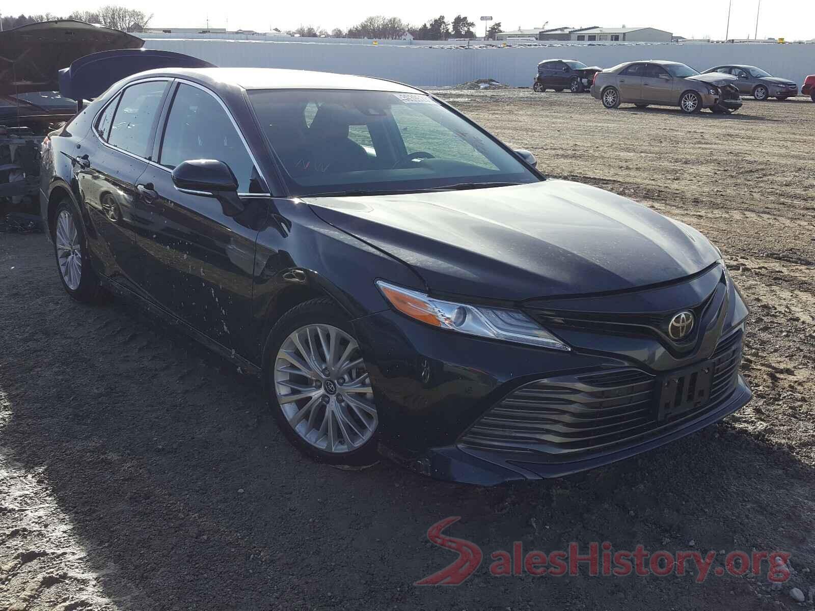 4T1B11HK8JU638276 2018 TOYOTA CAMRY