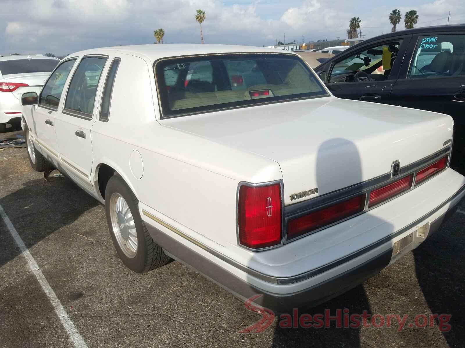 3N1AB7AP8HY263764 1997 LINCOLN TOWNCAR