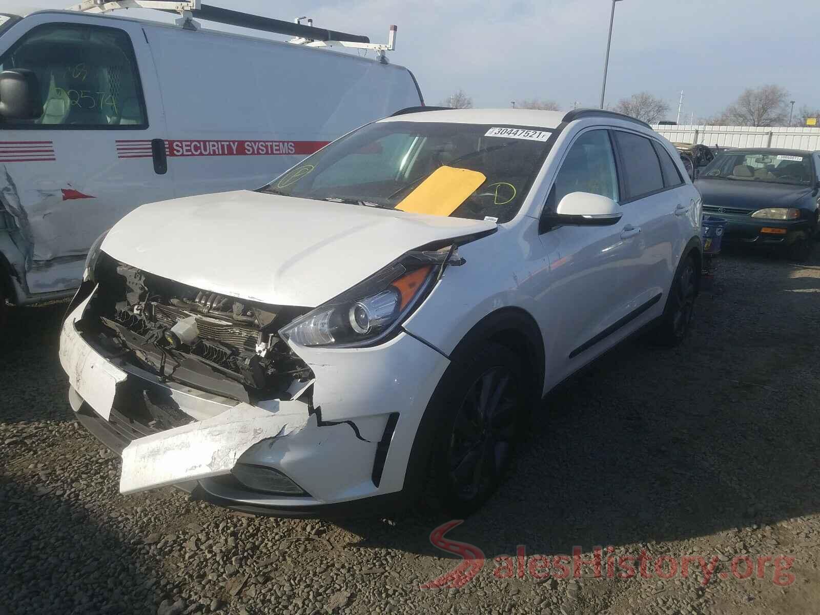 KNDCC3LC2H5068164 2017 KIA NIRO