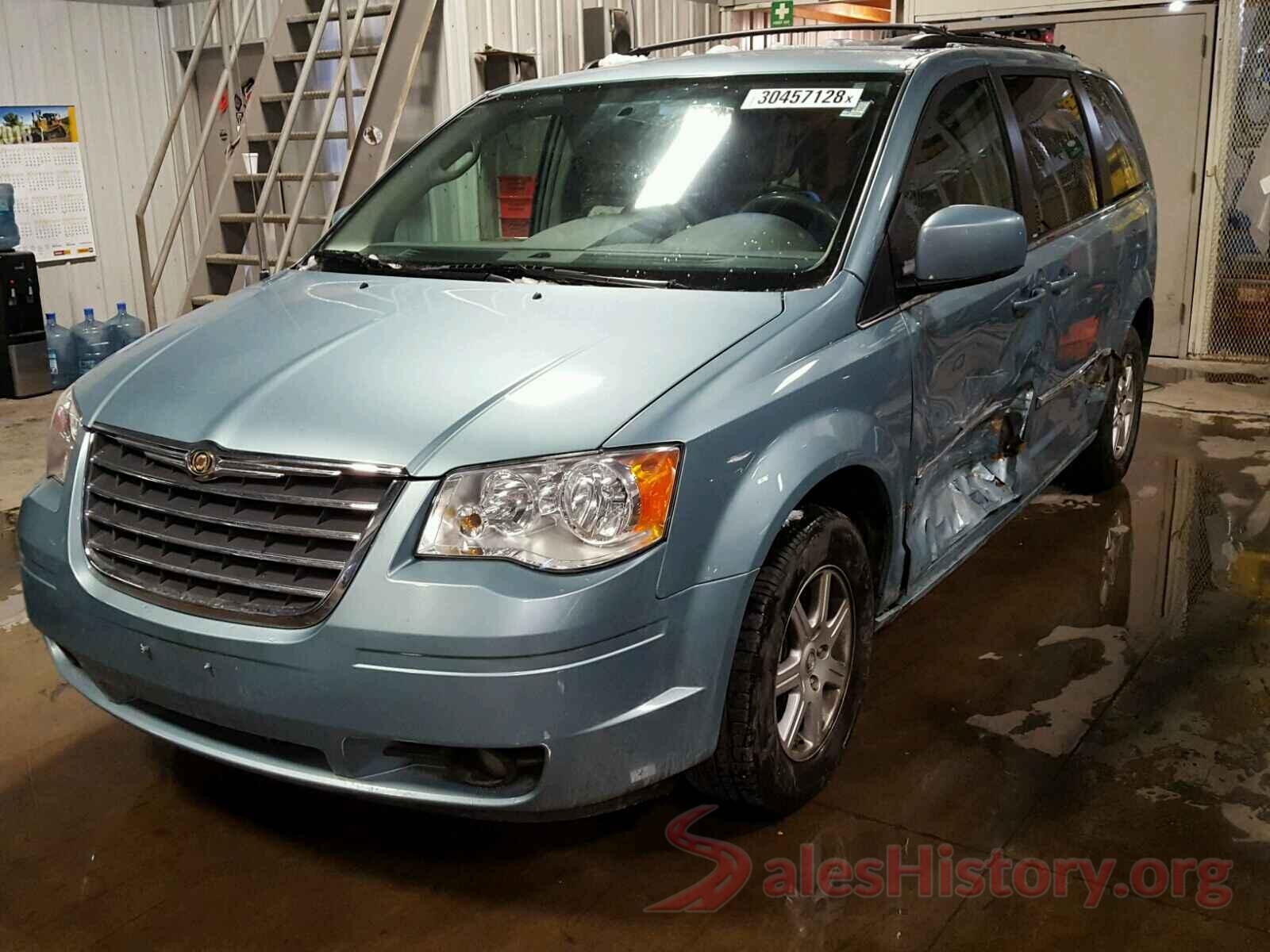 KNDJP3A58J7894432 2010 CHRYSLER TOWN & COU