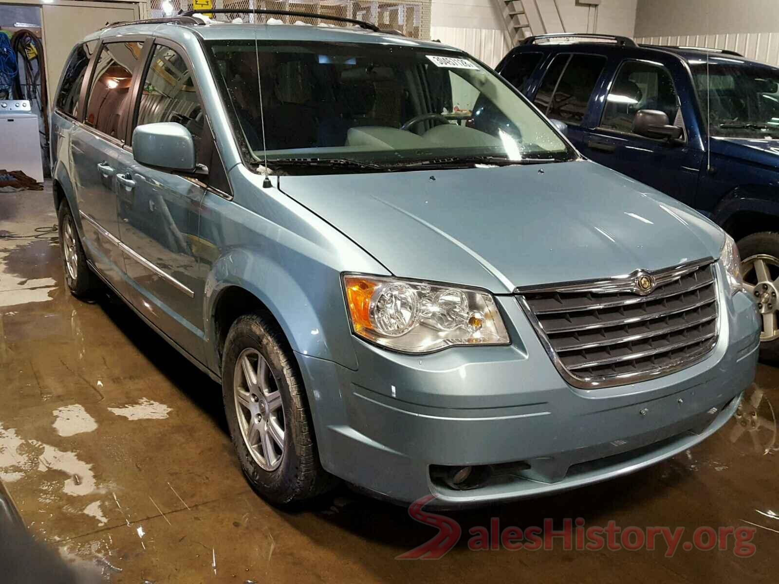 KNDJP3A58J7894432 2010 CHRYSLER TOWN & COU