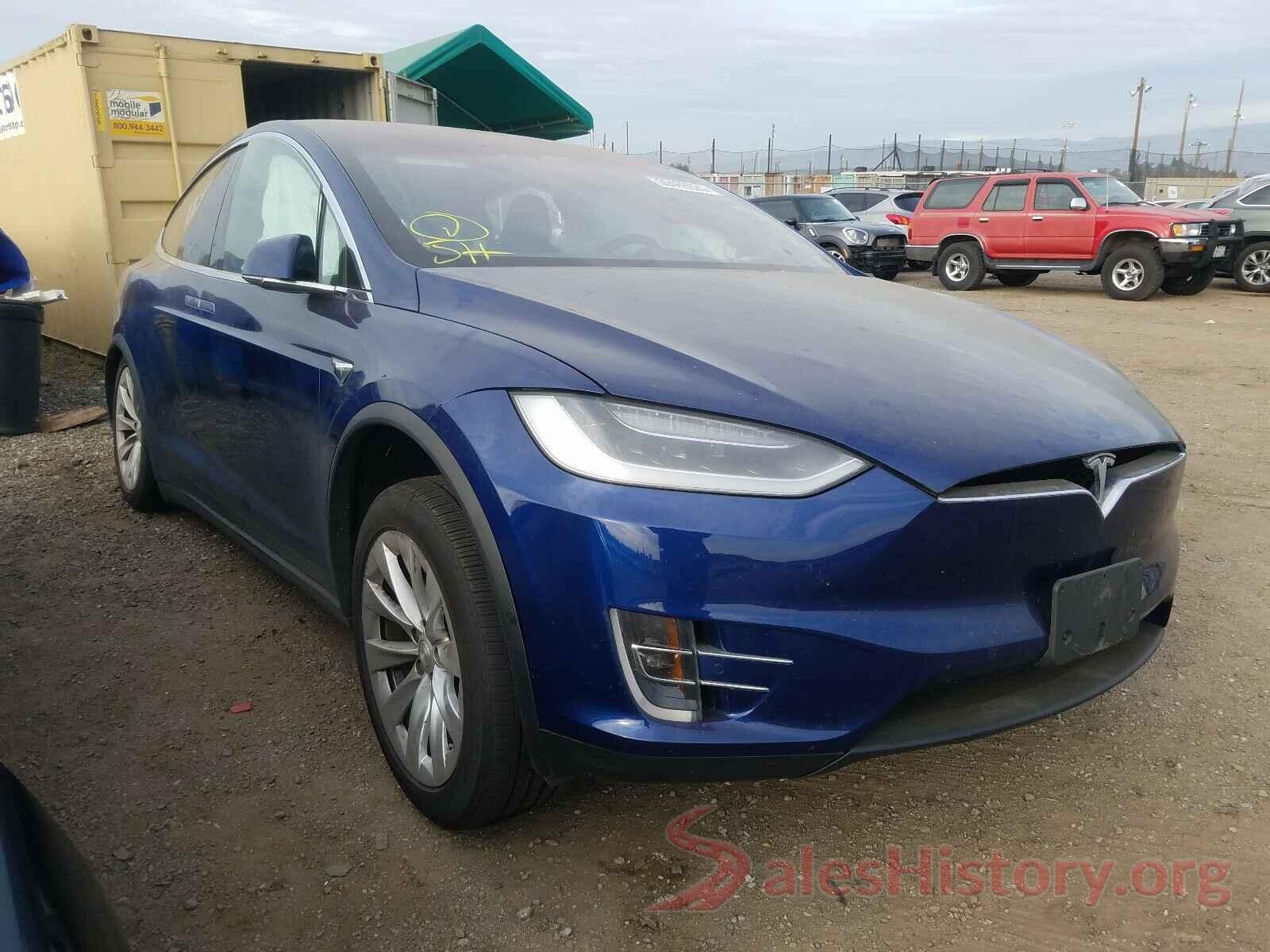 5YJXCBE22JF102351 2018 TESLA MODEL X