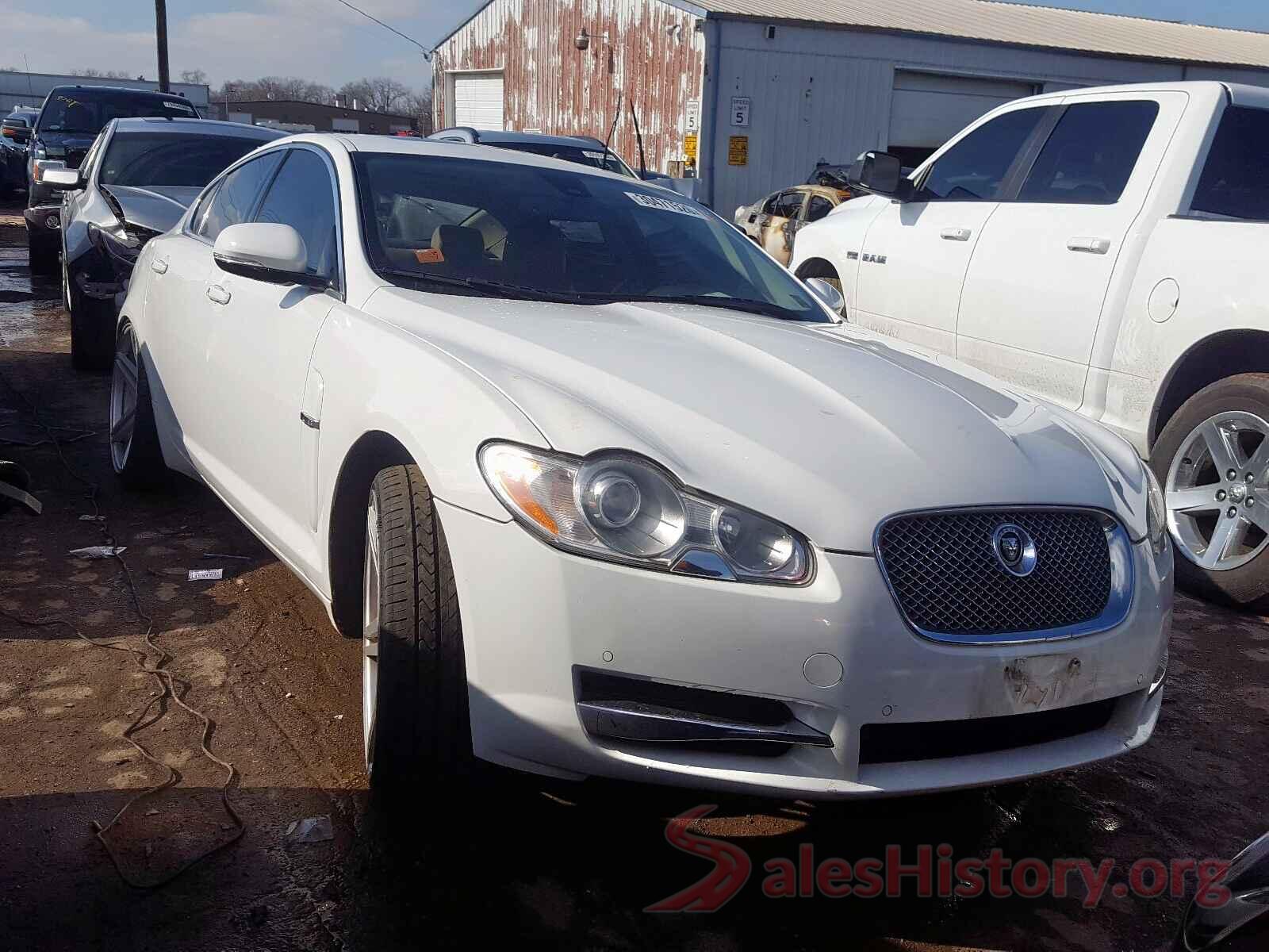 KNDPM3AC7H7055061 2011 JAGUAR XF