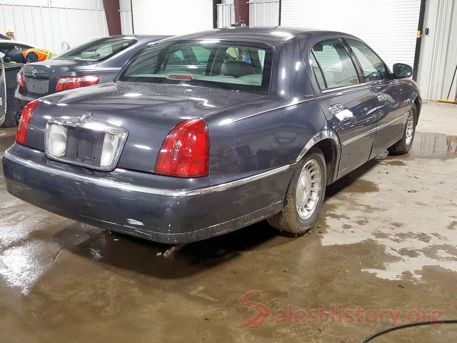 3N1CN7AP0JL885682 1999 LINCOLN TOWNCAR