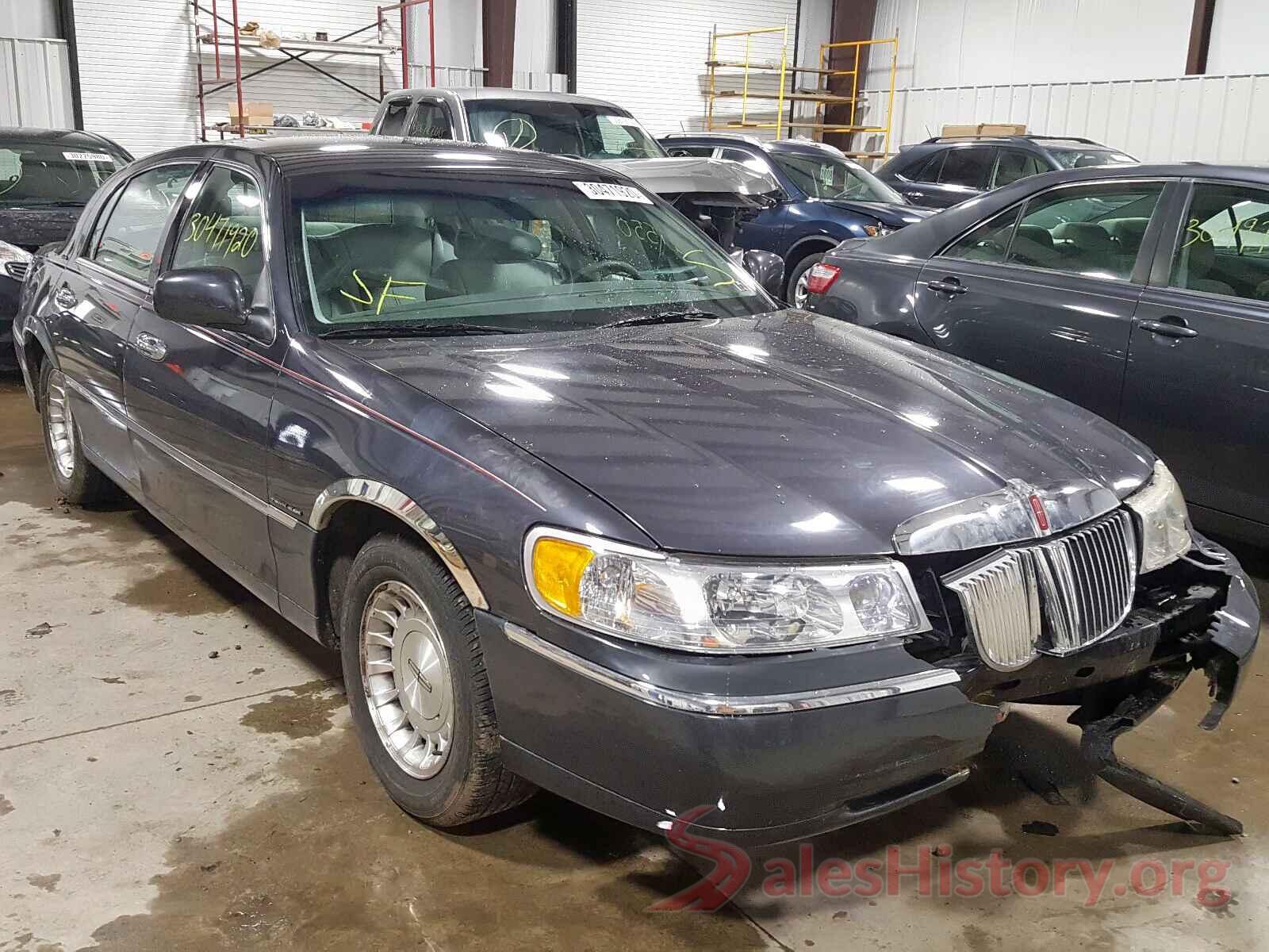 3N1CN7AP0JL885682 1999 LINCOLN TOWNCAR