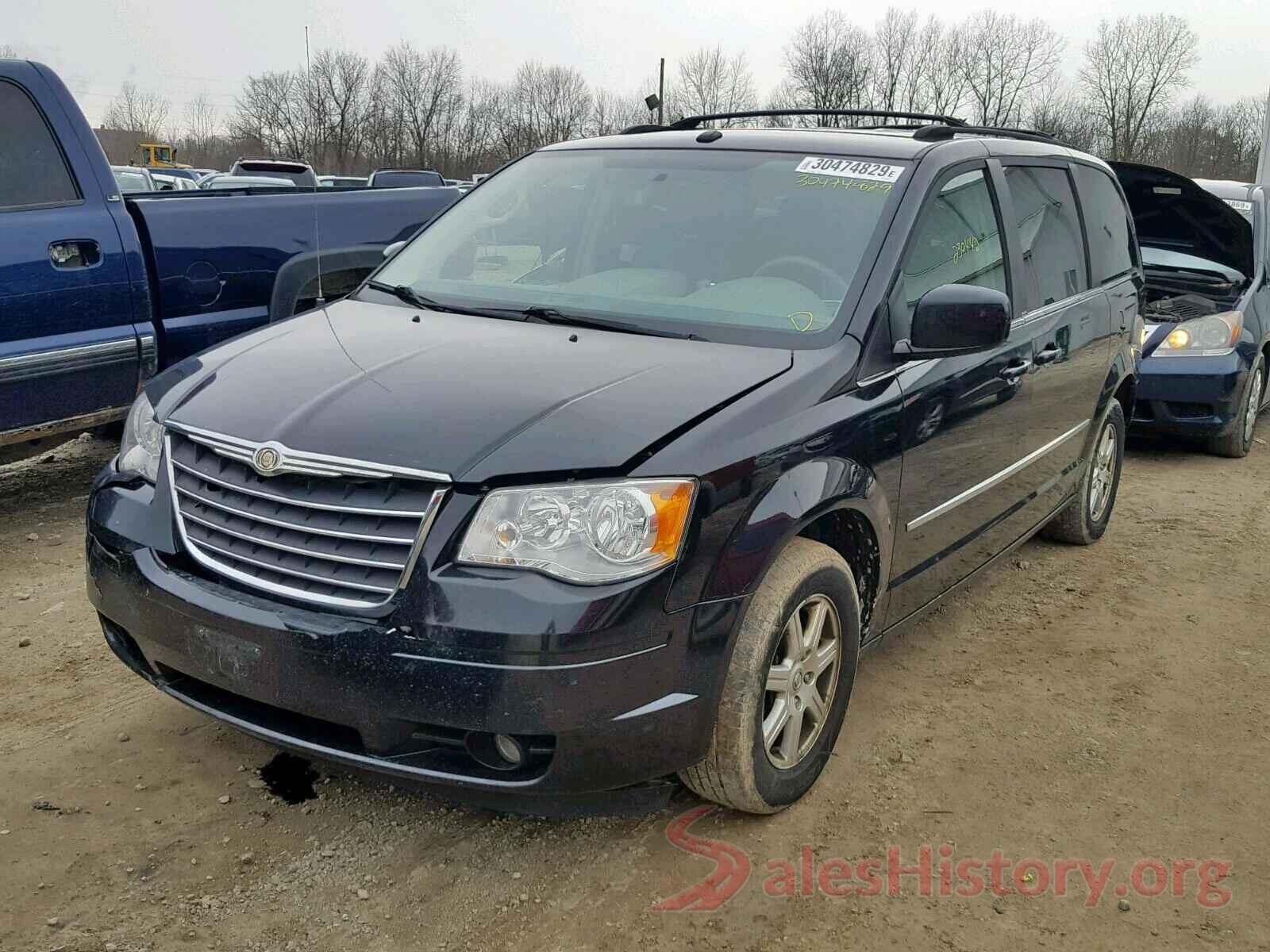 5TDDZRFH4JS912847 2010 CHRYSLER TOWN & COU