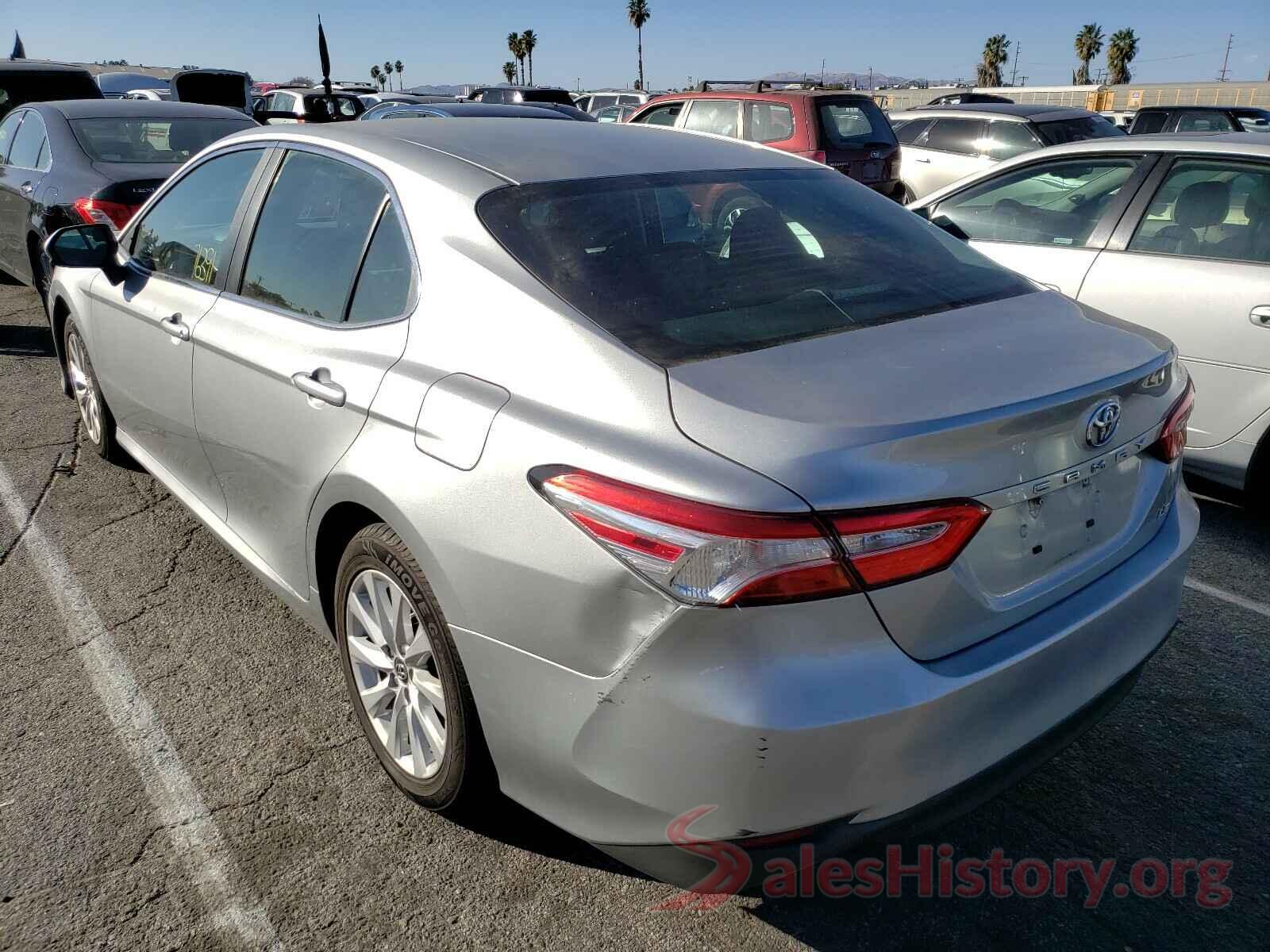 4T1B11HK2JU114573 2018 TOYOTA CAMRY