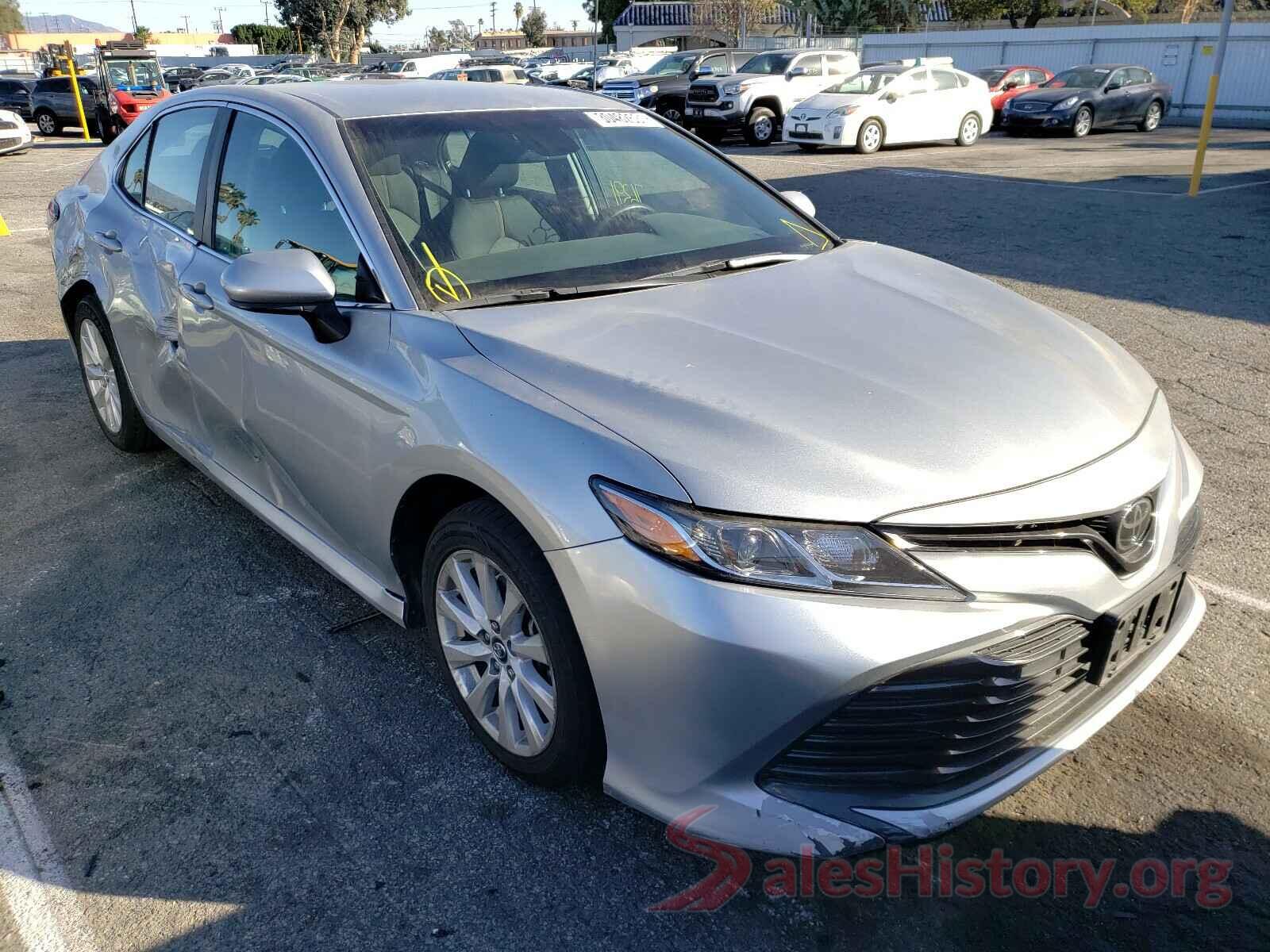 4T1B11HK2JU114573 2018 TOYOTA CAMRY