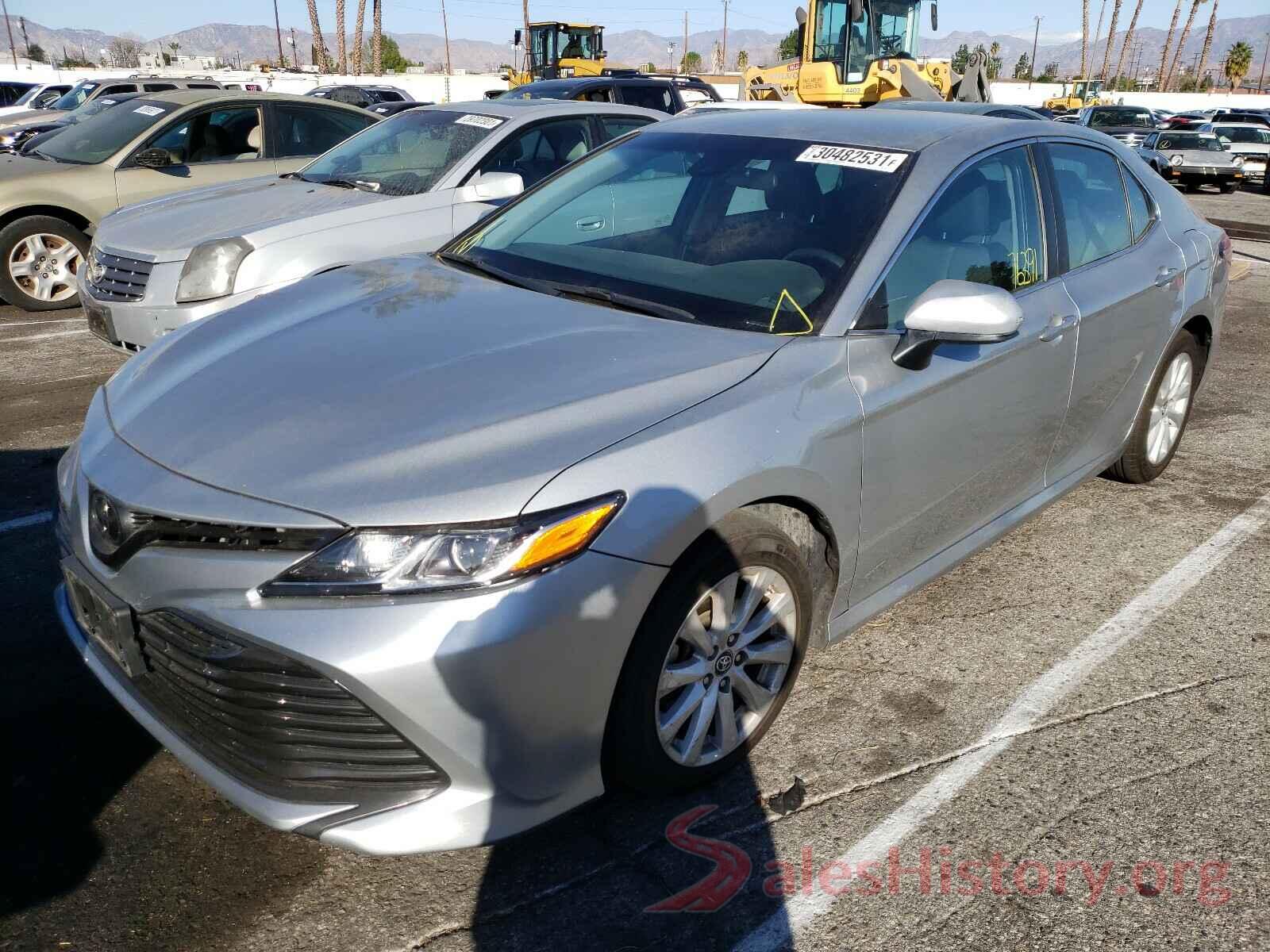 4T1B11HK2JU114573 2018 TOYOTA CAMRY