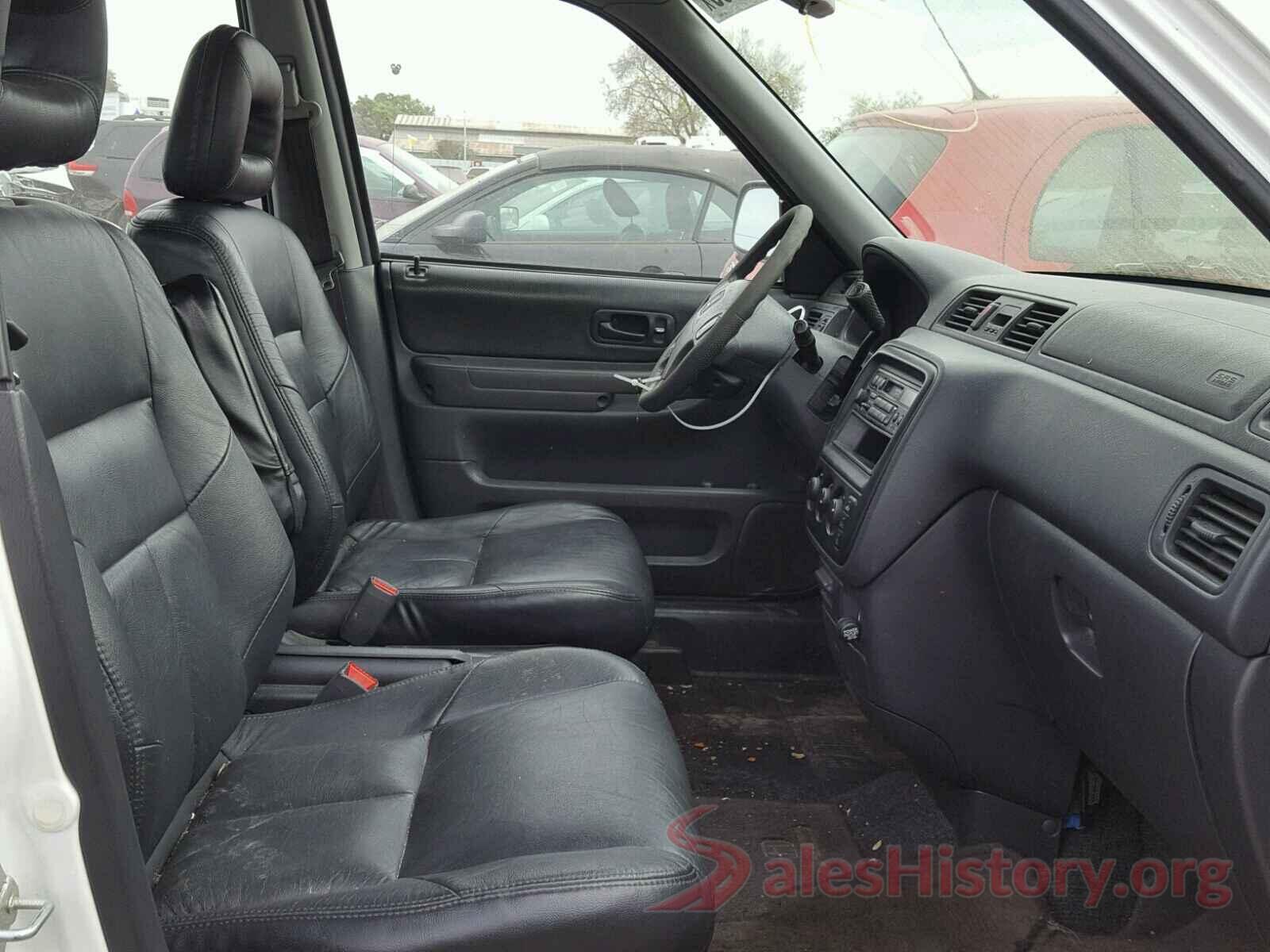 JM3KFADMXJ0330666 2000 HONDA CRV