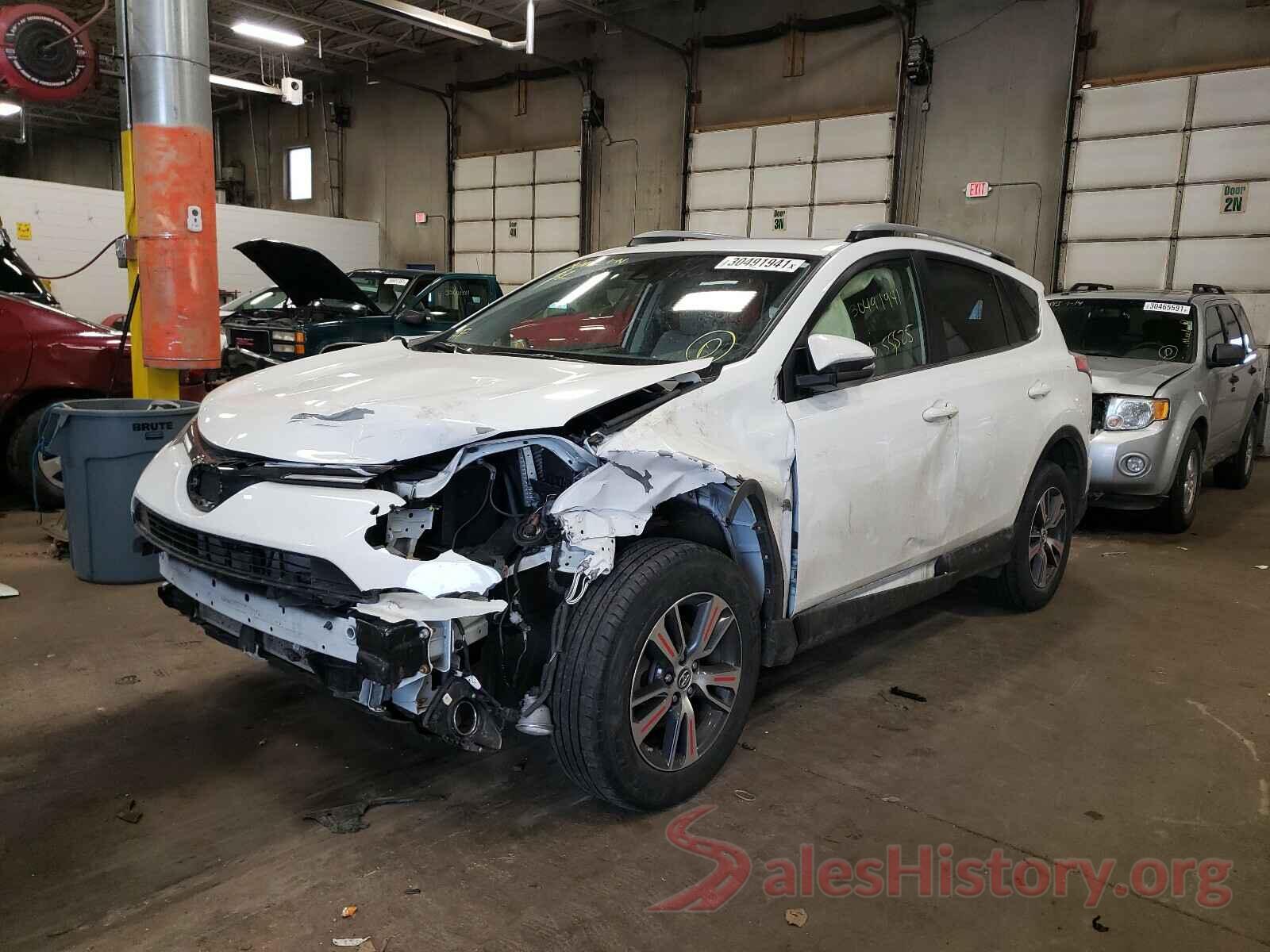 JTMRFREV3HJ108391 2017 TOYOTA RAV4