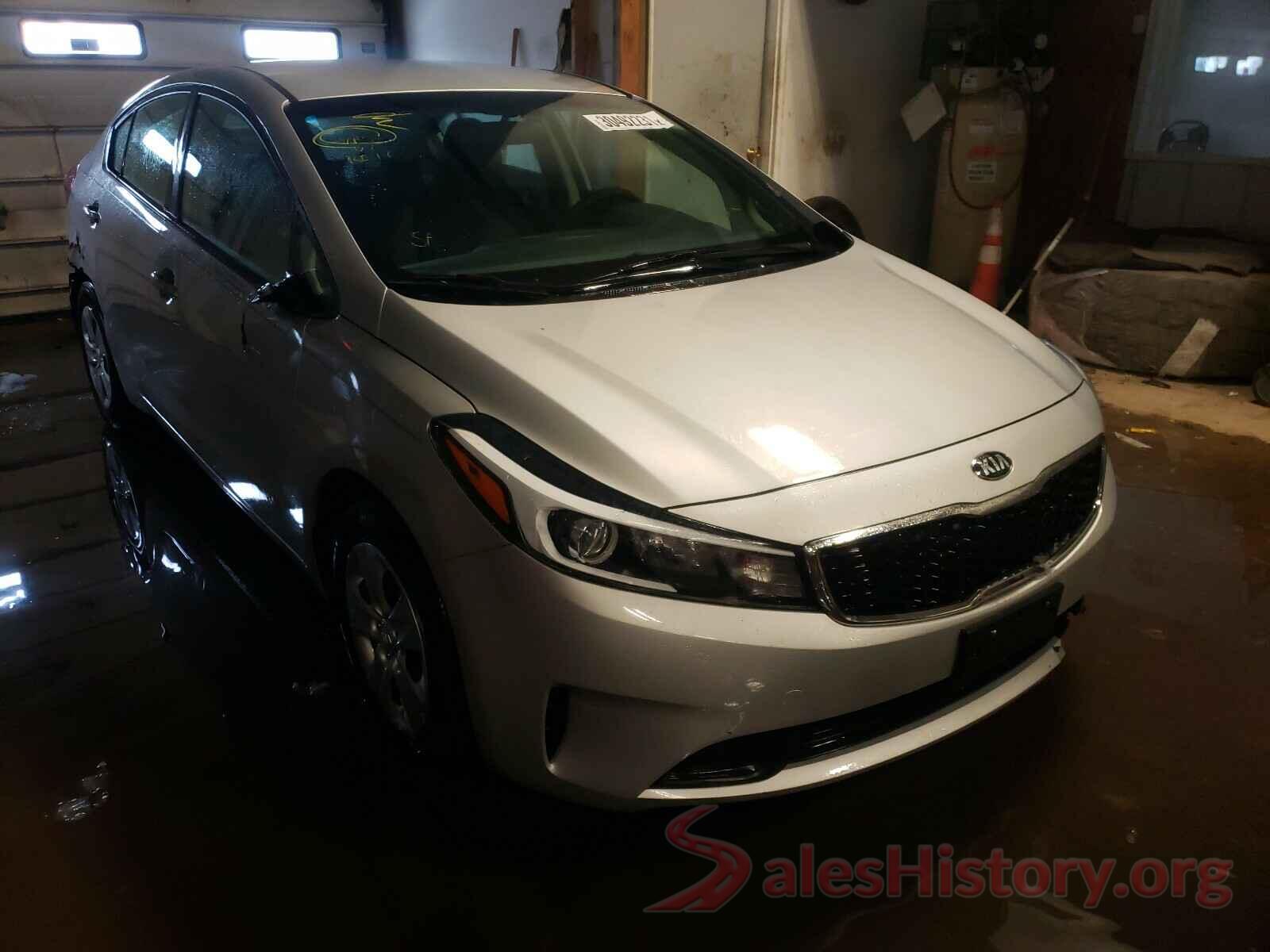 3KPFK4A7XJE247185 2018 KIA FORTE