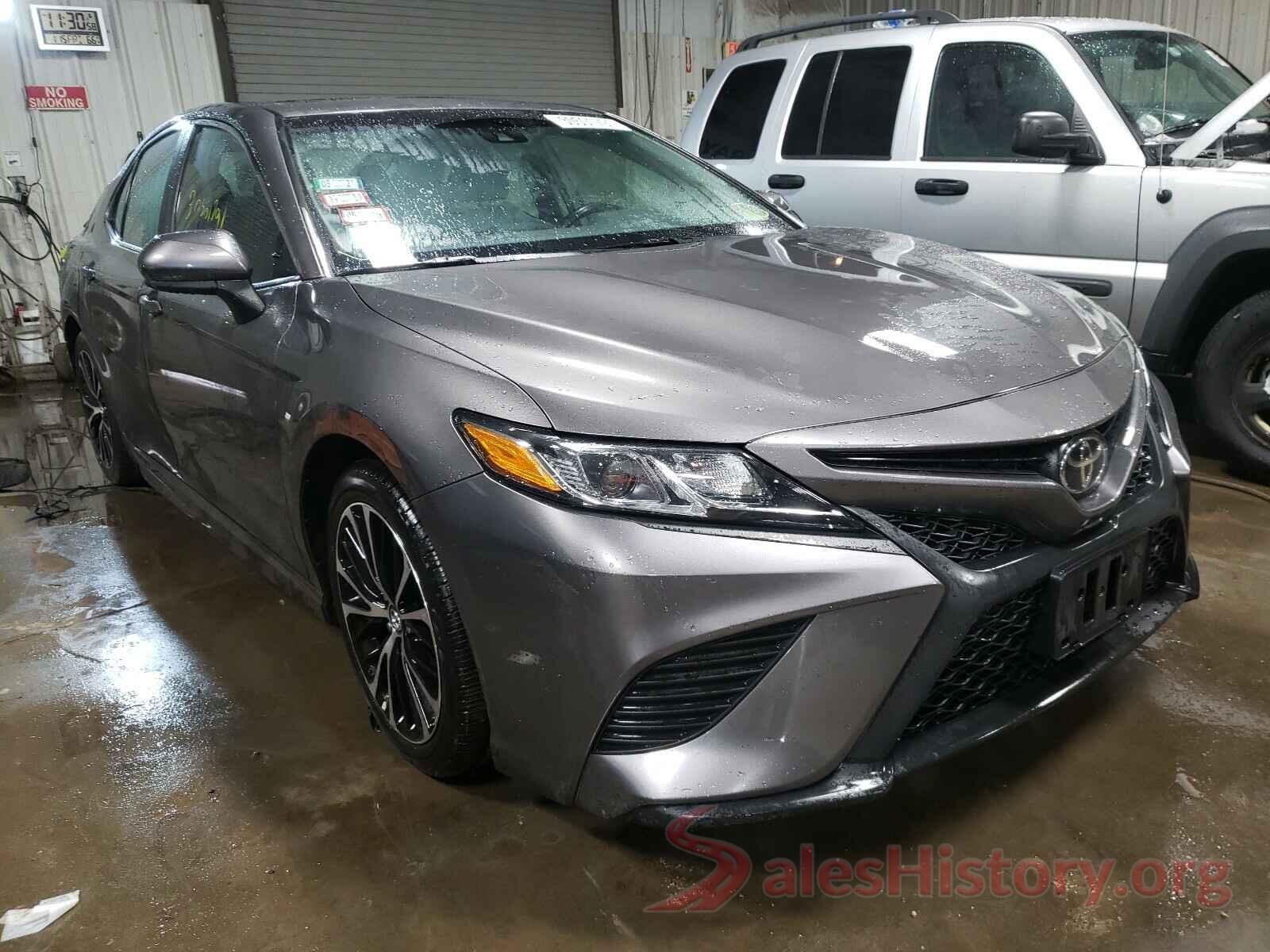 4T1B11HK6JU512417 2018 TOYOTA CAMRY