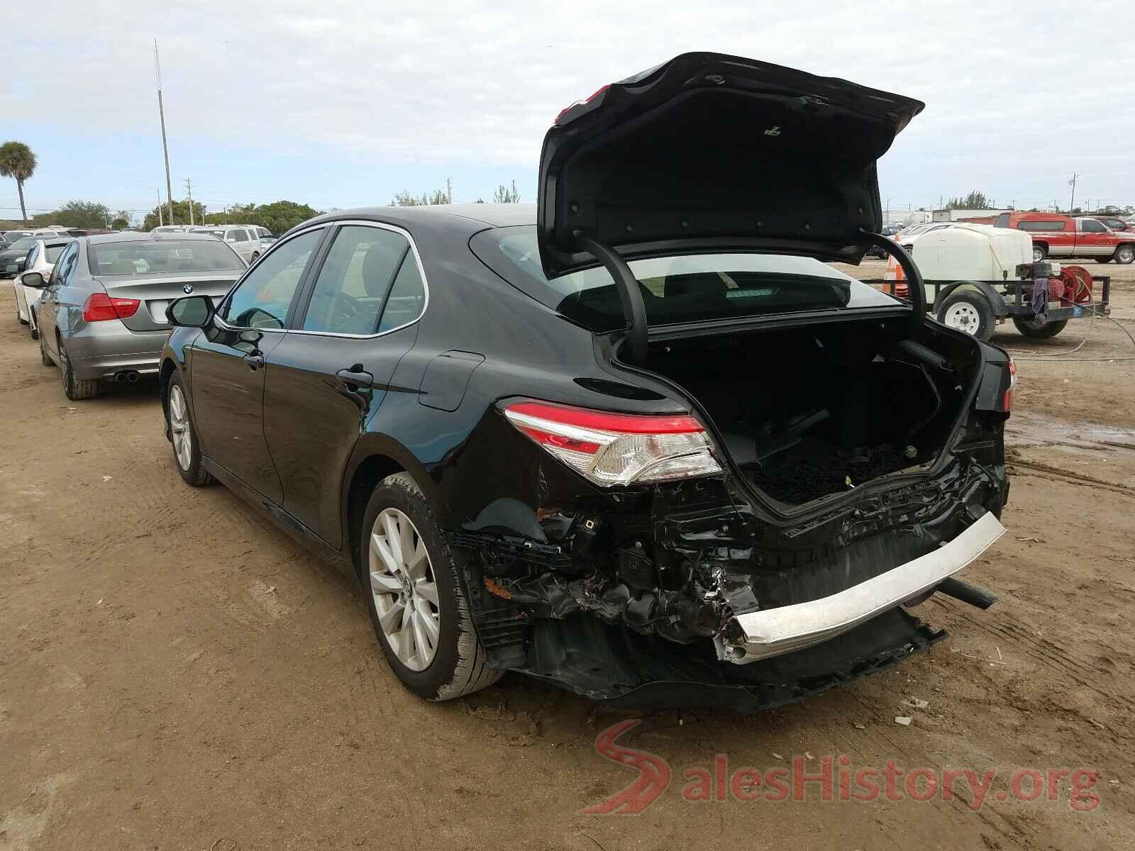 4T1B11HK4JU063657 2018 TOYOTA CAMRY