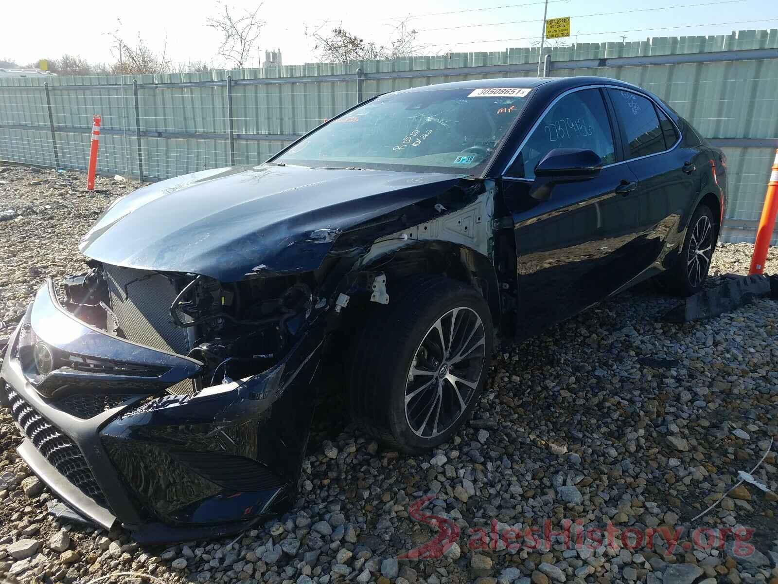 4T1B11HK9JU618926 2018 TOYOTA CAMRY