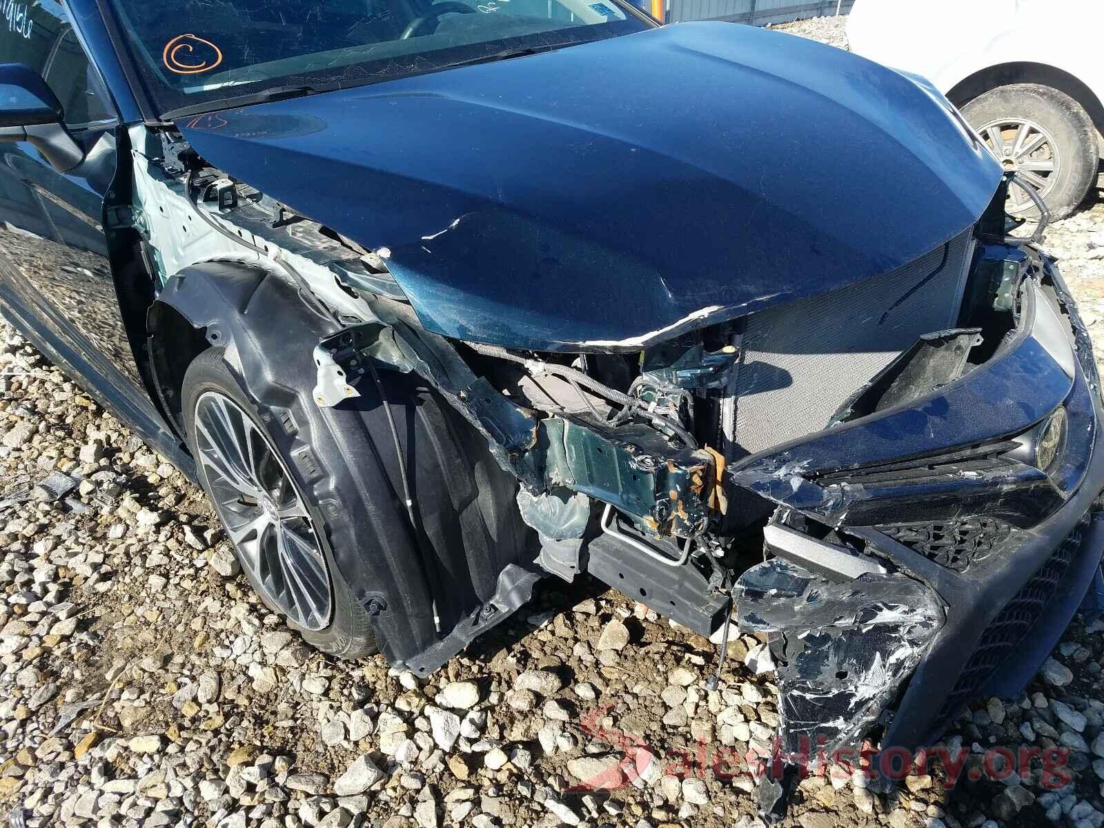 4T1B11HK9JU618926 2018 TOYOTA CAMRY