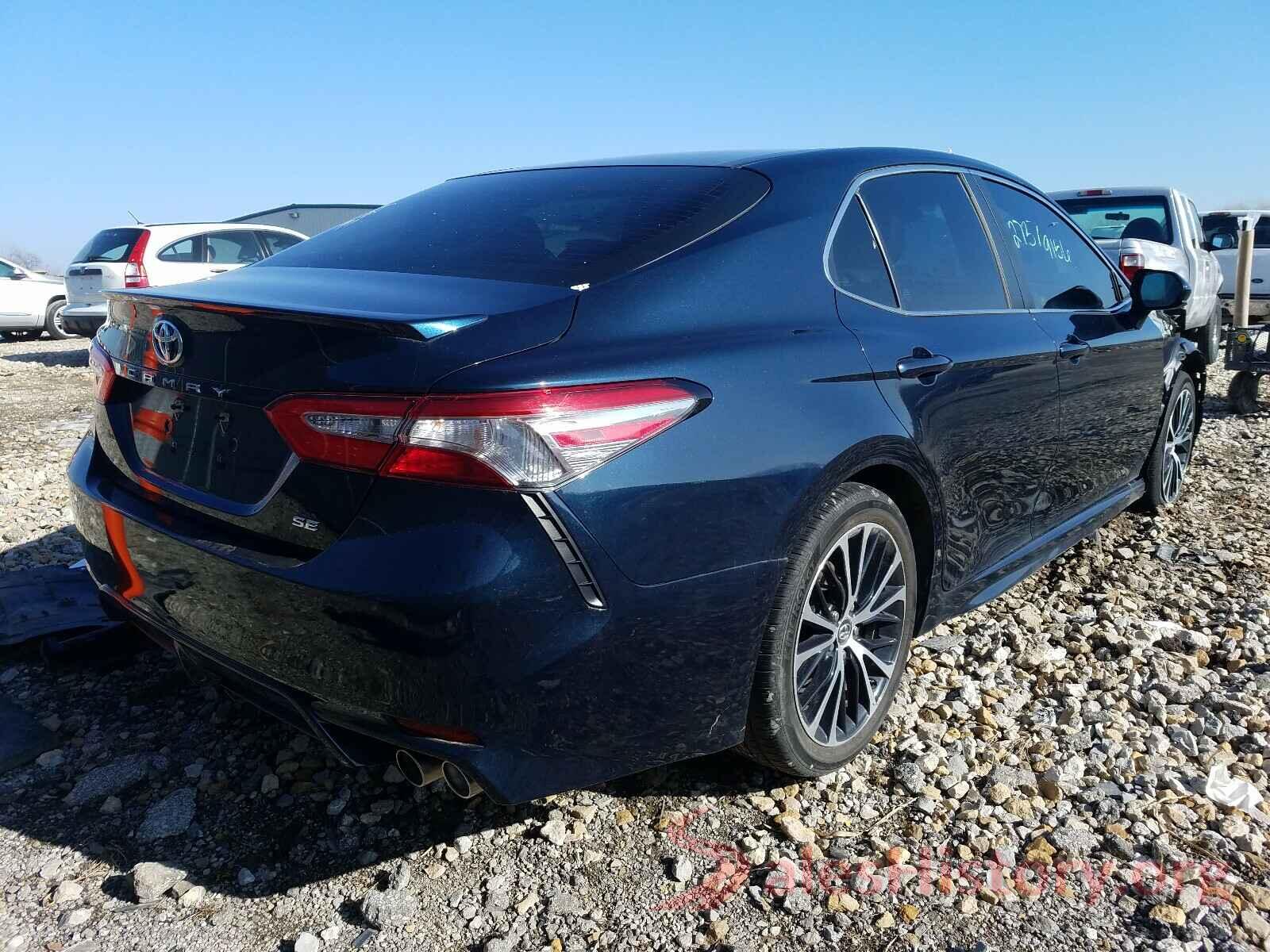 4T1B11HK9JU618926 2018 TOYOTA CAMRY