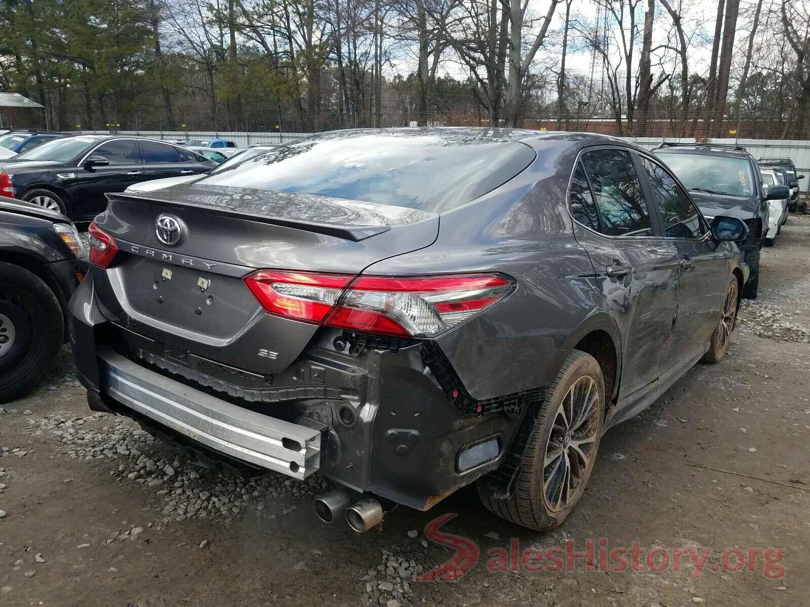 4T1B11HK1JU581824 2018 TOYOTA CAMRY