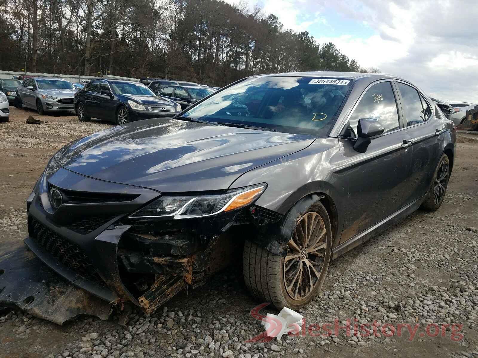 4T1B11HK1JU581824 2018 TOYOTA CAMRY