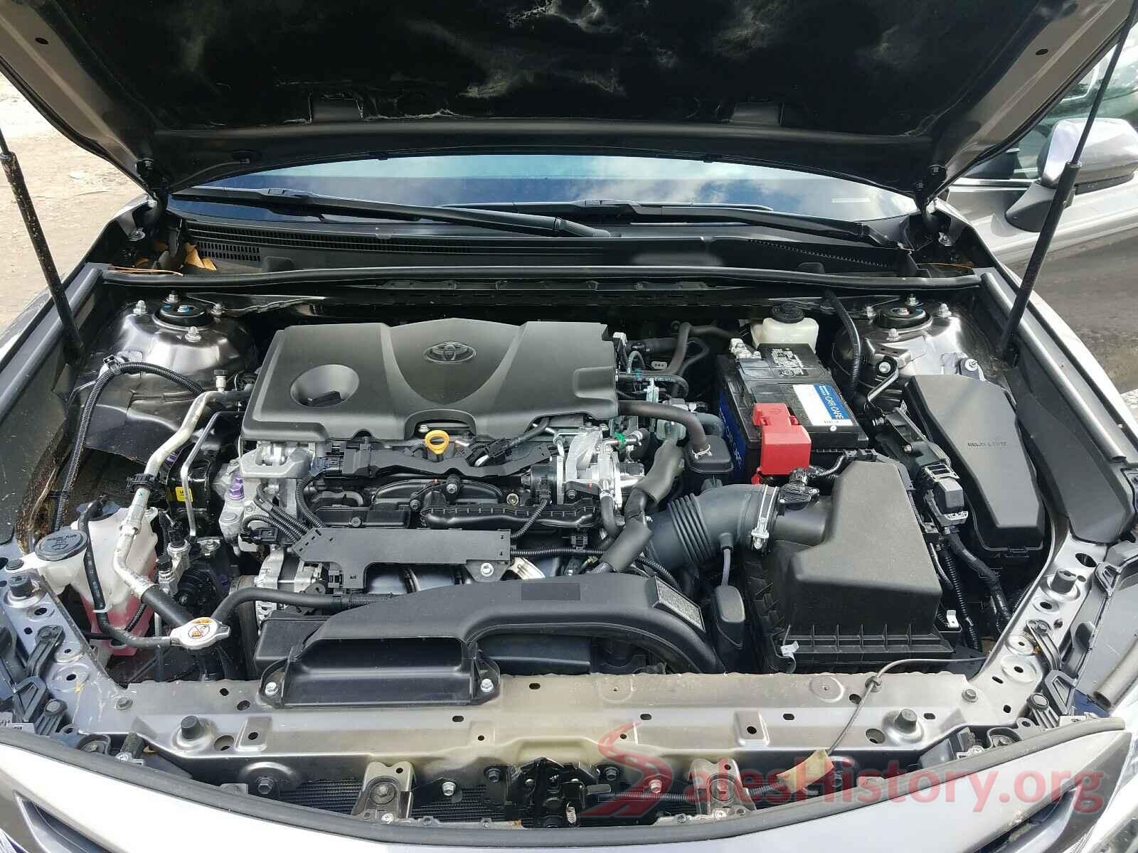 4T1B11HK1JU581824 2018 TOYOTA CAMRY