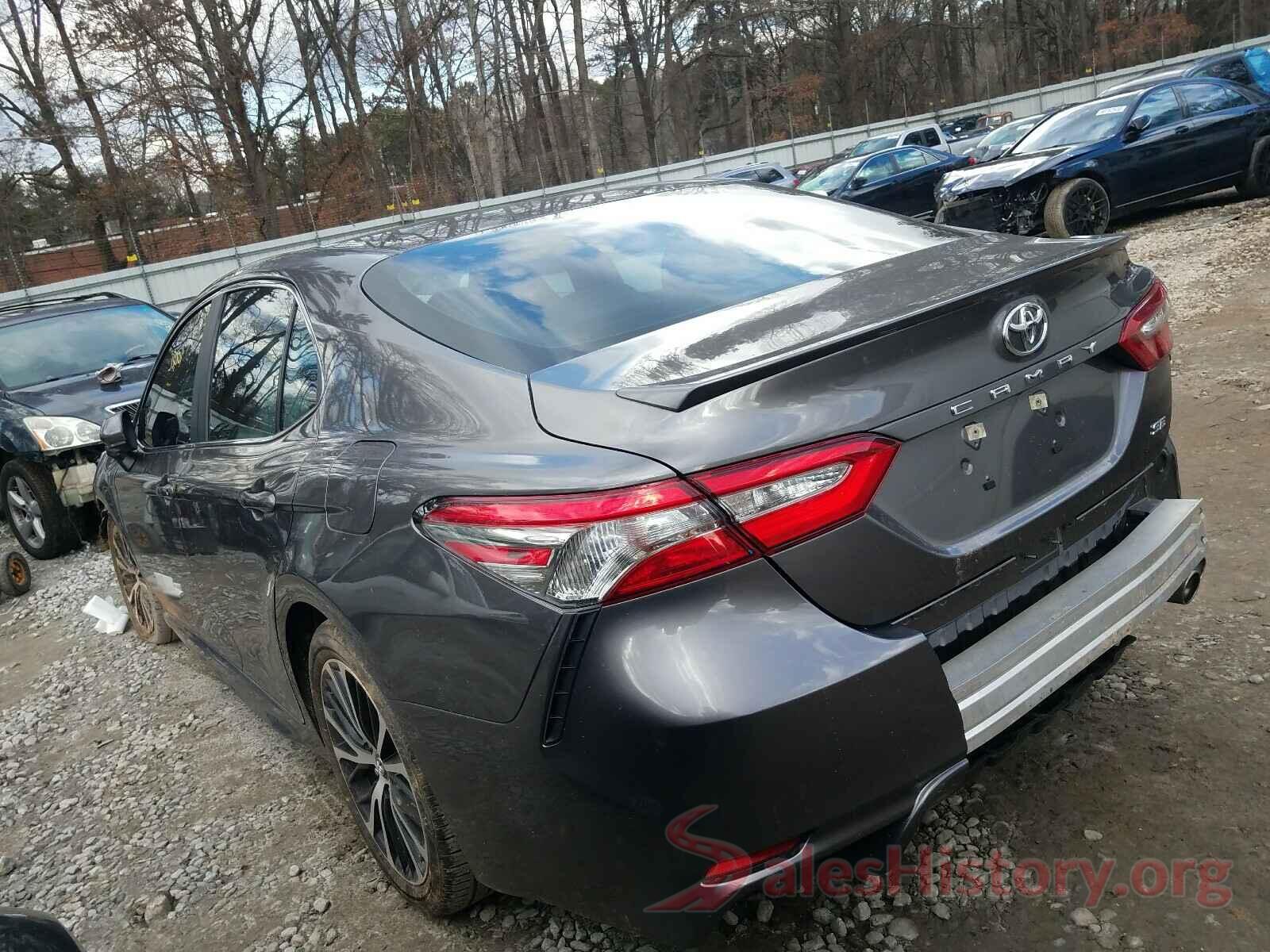 4T1B11HK1JU581824 2018 TOYOTA CAMRY