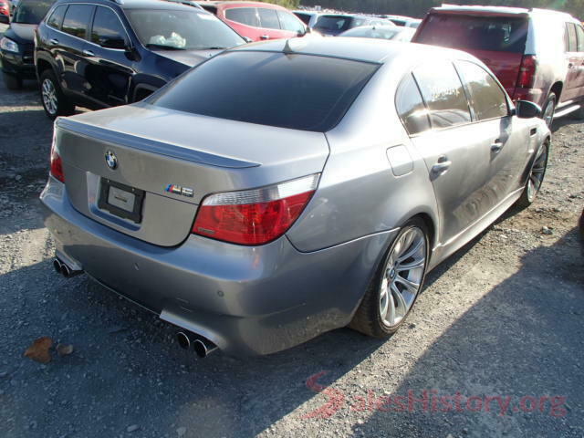 1N4AL3AP8GN304284 2006 BMW M5