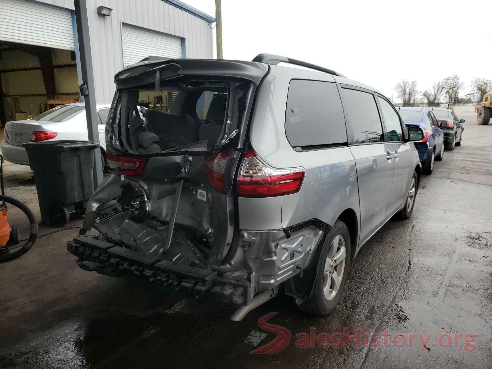 5TDKZ3DC8HS886923 2017 TOYOTA SIENNA