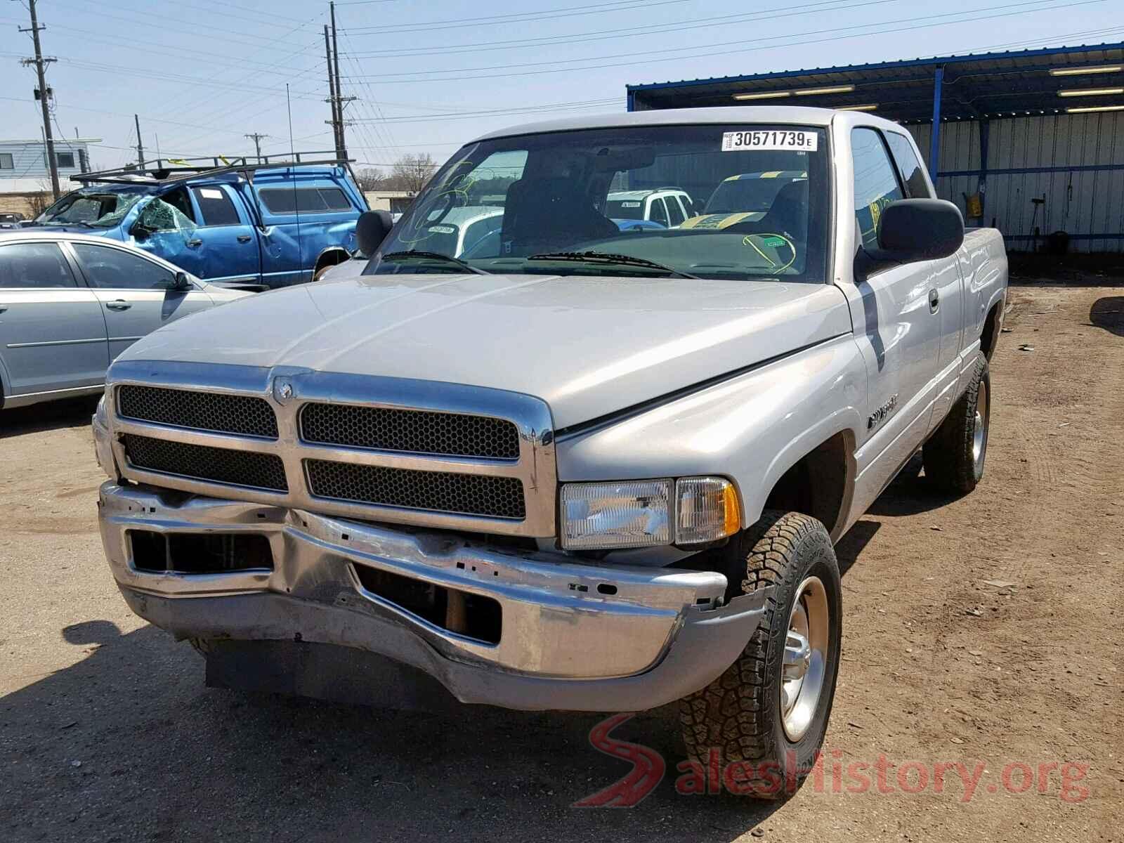 JM1GL1UM1J1334686 2000 DODGE RAM 1500