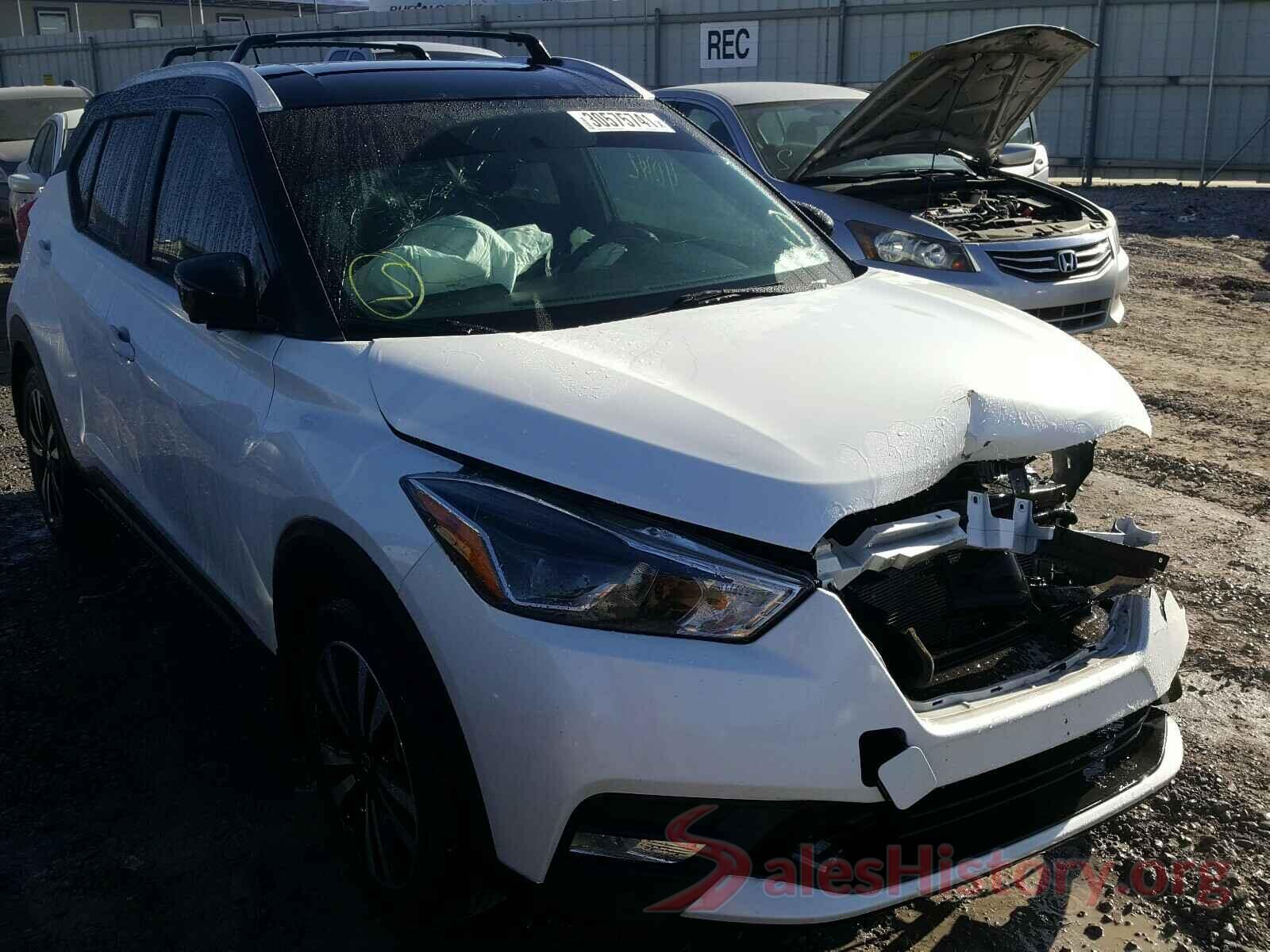 3N1CP5CU3JL530765 2018 NISSAN KICKS