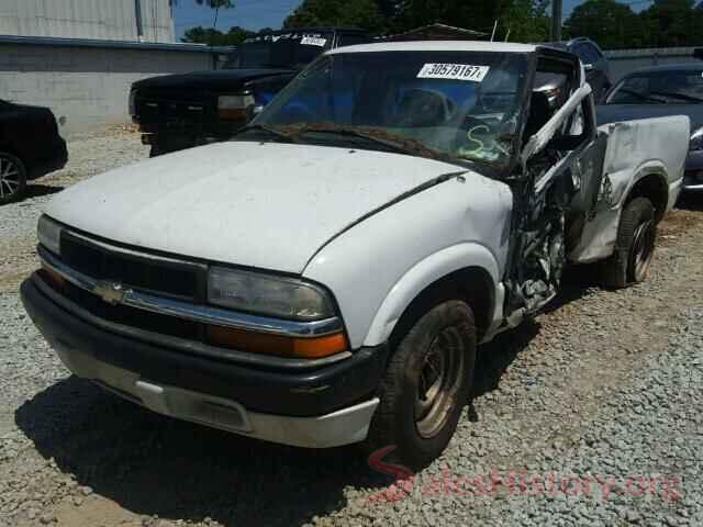 2C4RDGCG1KR663390 1998 CHEVROLET S10