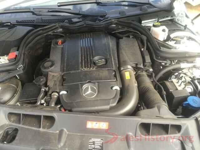 4T1B11HK8JU152843 2013 MERCEDES-BENZ C250