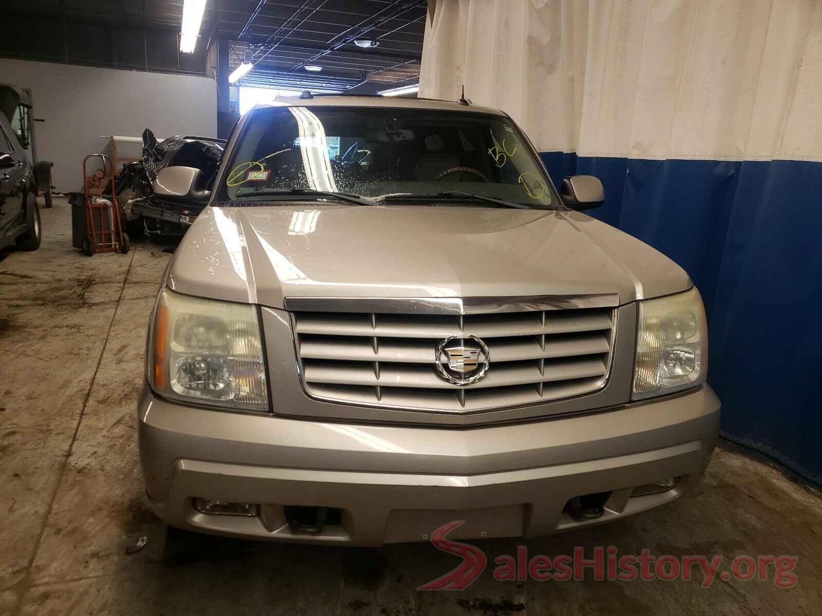 1N6AA1E5XHN567825 2004 CADILLAC ESCALADE