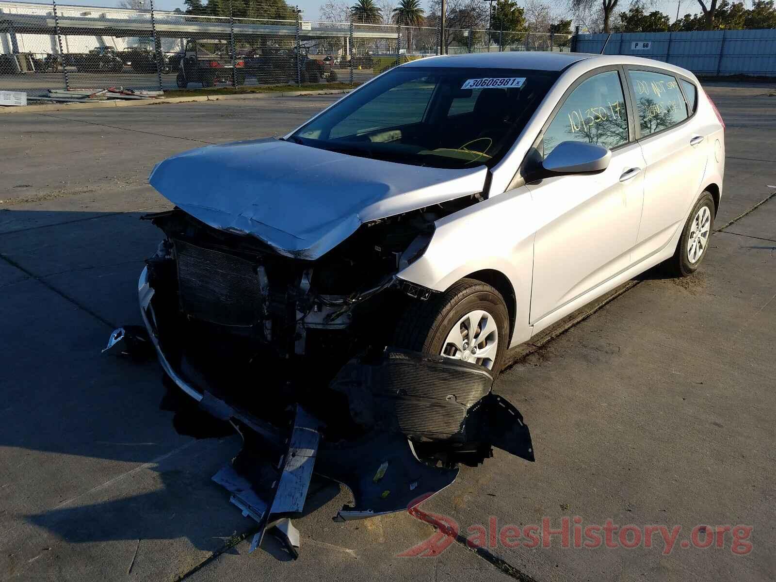 KMHCT5AE0HU330765 2017 HYUNDAI ACCENT