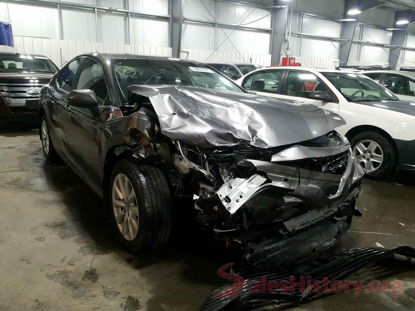 4T1B11HK1JU049764 2018 TOYOTA CAMRY