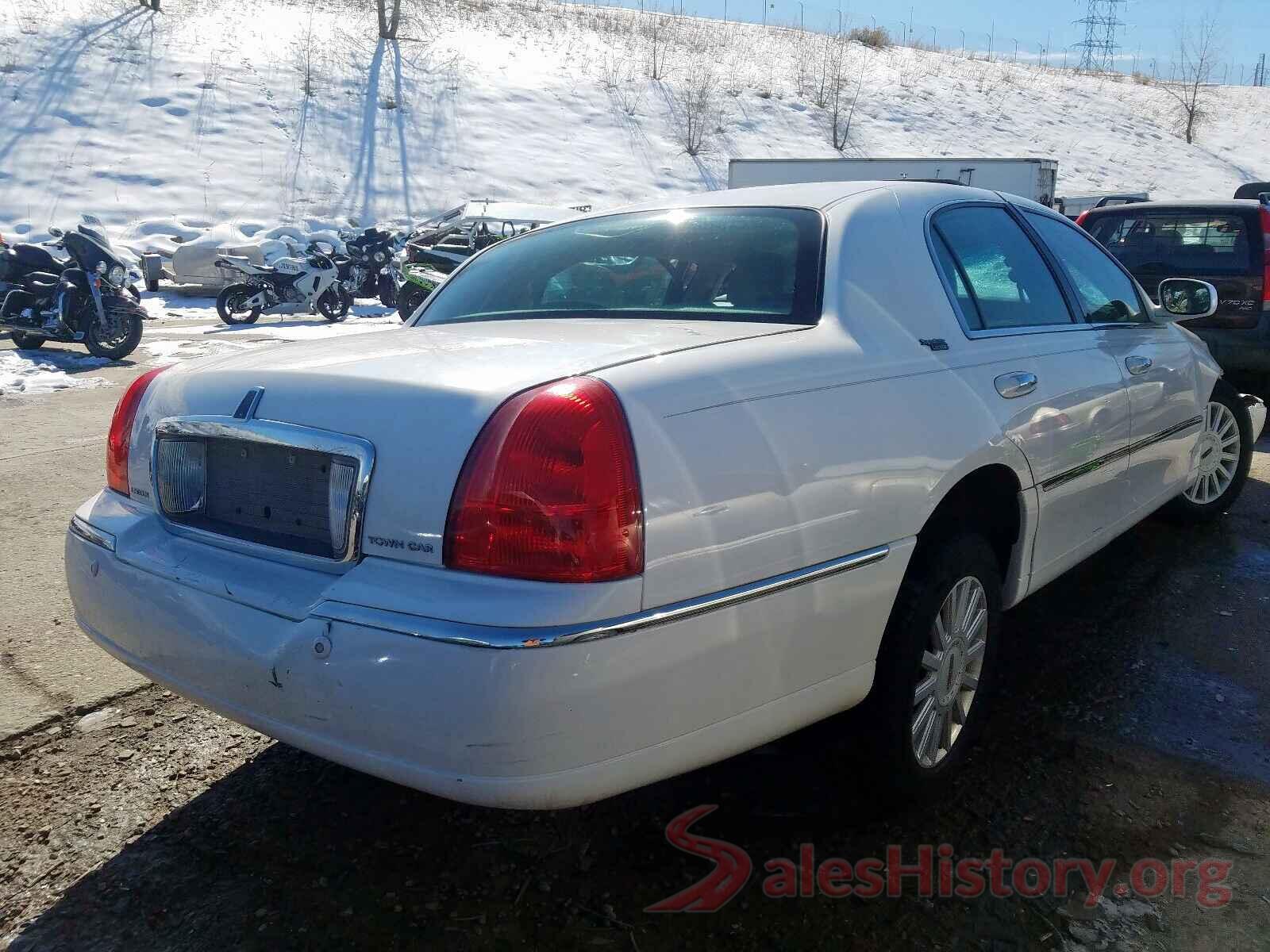 KNMAT2MT6JP507697 2005 LINCOLN TOWNCAR