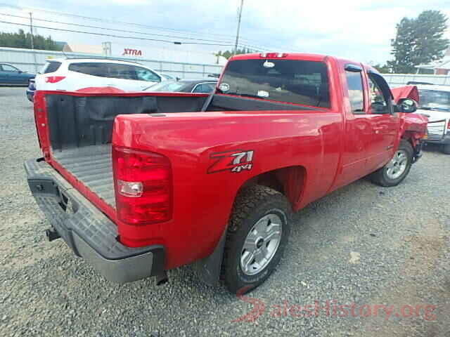 3N1CP5BV4ML472048 2011 CHEVROLET SILVERADO