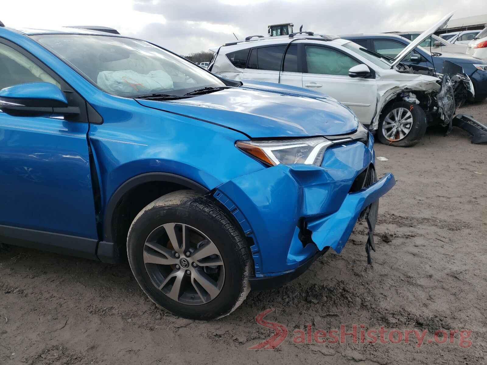 5TFRM5F13HX118572 2018 TOYOTA RAV4