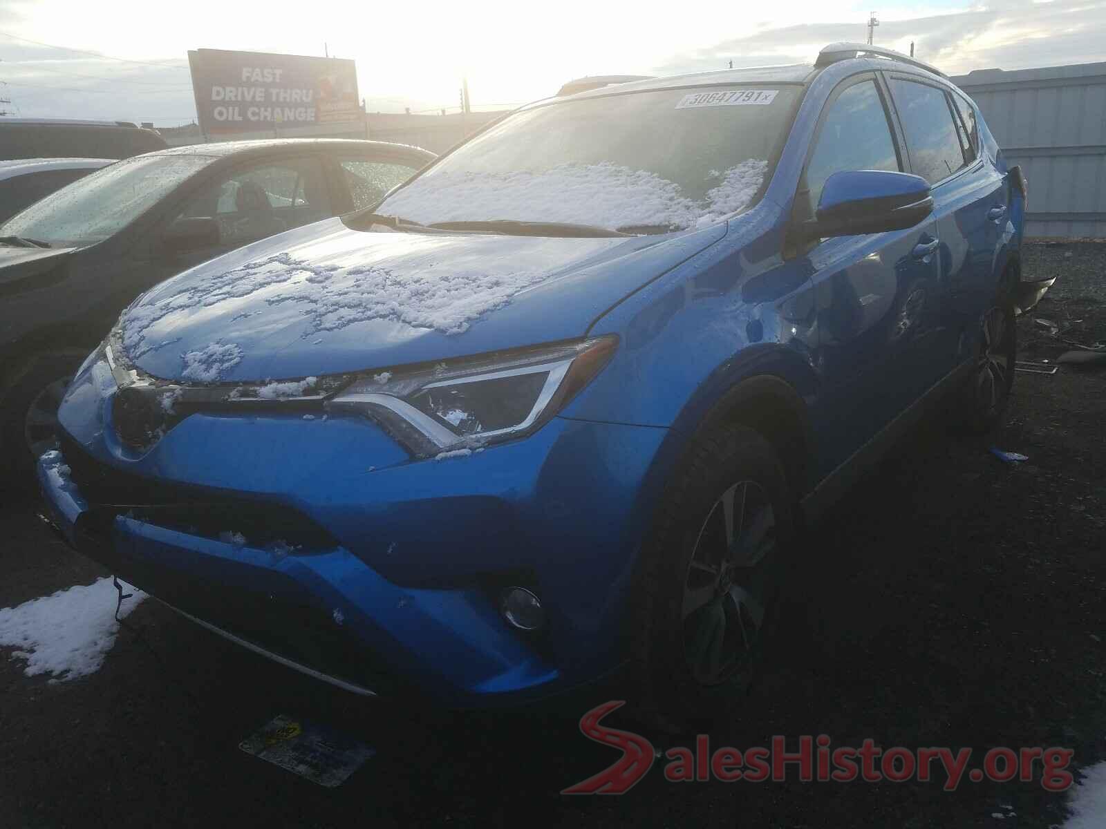 2T3RFREV1GW450079 2016 TOYOTA RAV4