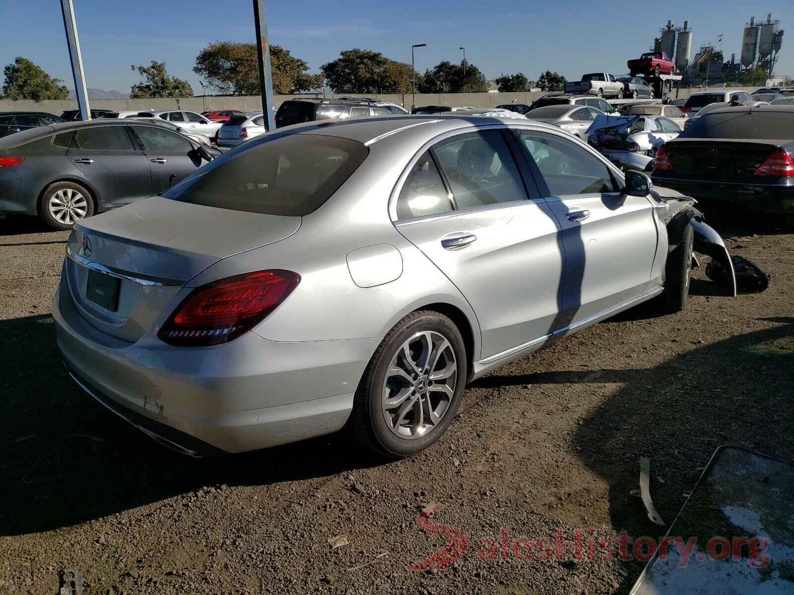 55SWF4JB0JU262585 2018 MERCEDES-BENZ C CLASS