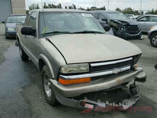 1GNKRHKD4GJ275881 1999 CHEVROLET S10