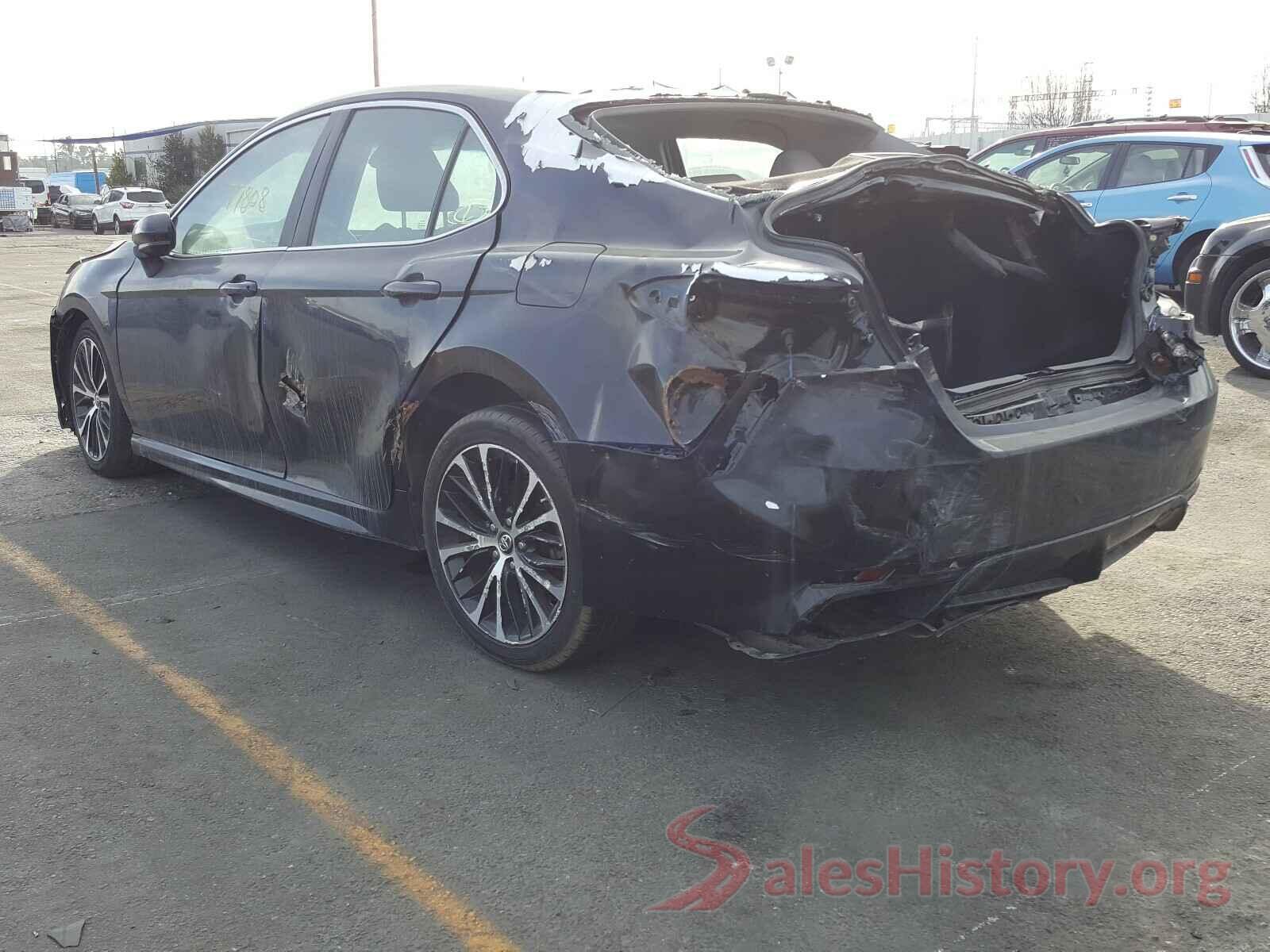 4T1B11HK2JU581251 2018 TOYOTA CAMRY