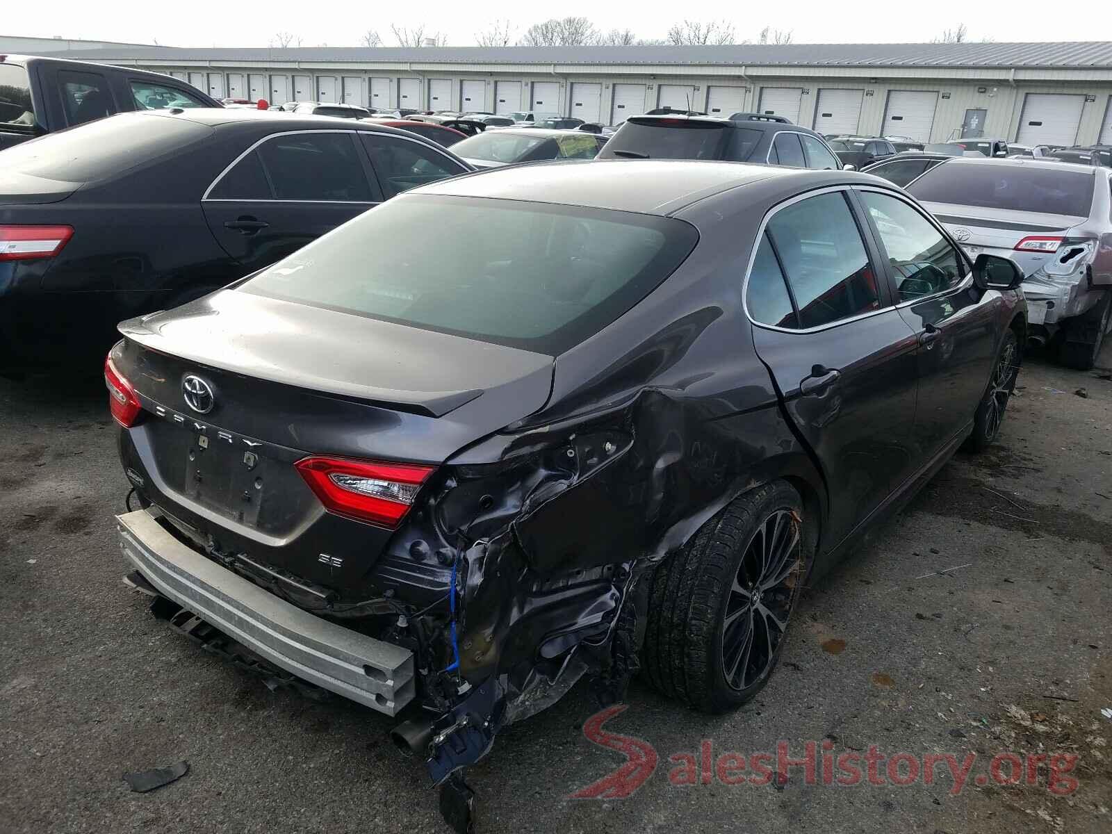 4T1B11HK9JU058132 2018 TOYOTA CAMRY