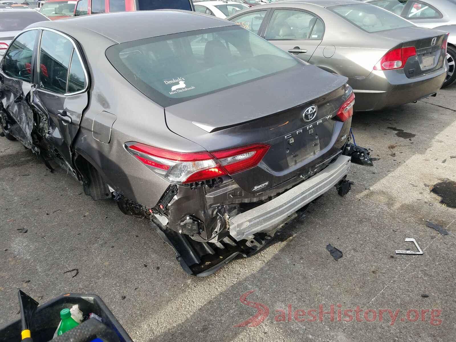 4T1B11HK9JU058132 2018 TOYOTA CAMRY