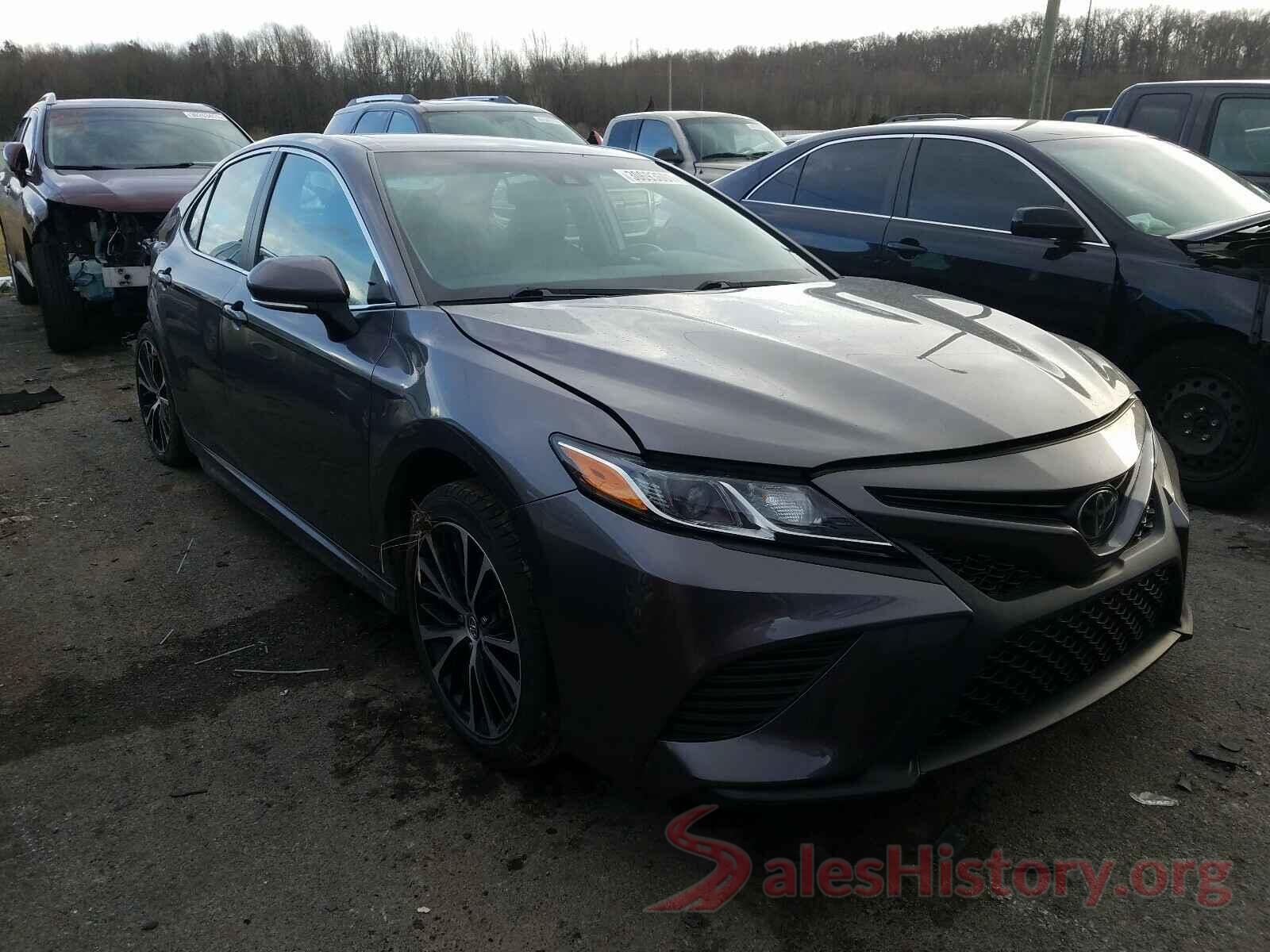 4T1B11HK9JU058132 2018 TOYOTA CAMRY